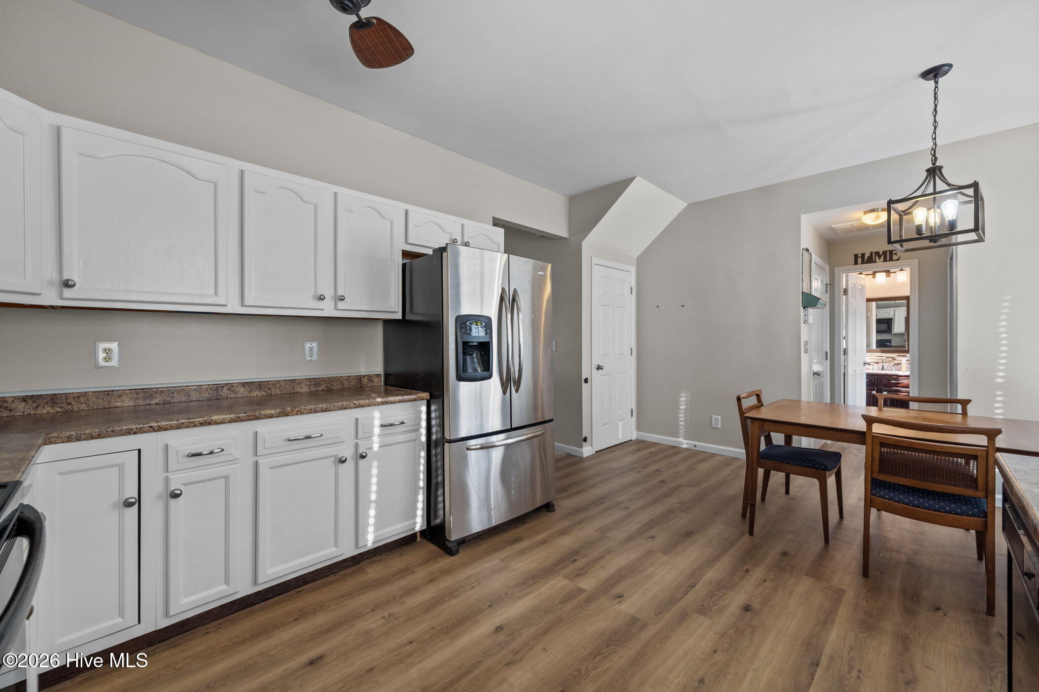 100567671 | Photo 30