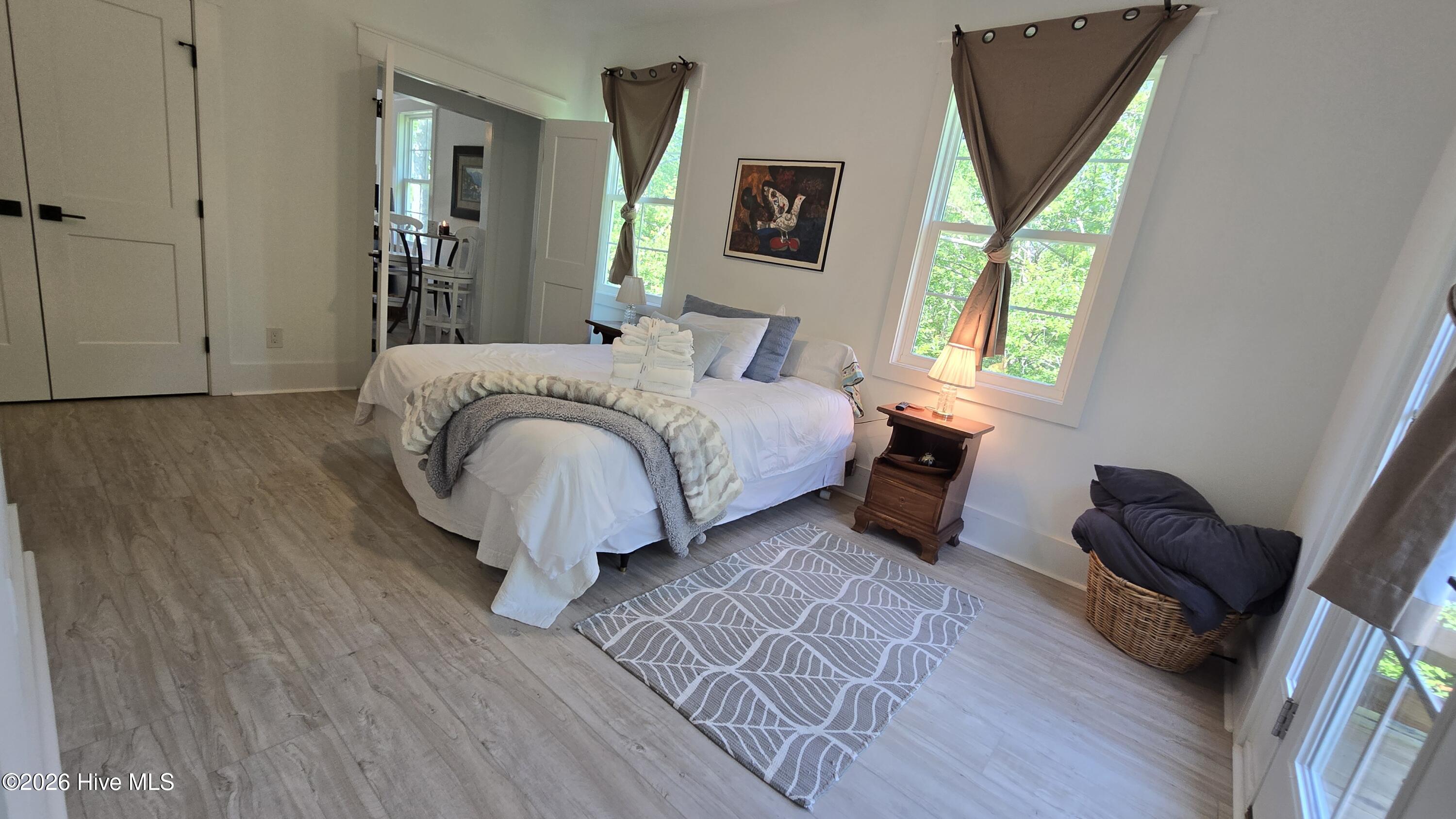 100547303 | Photo 43