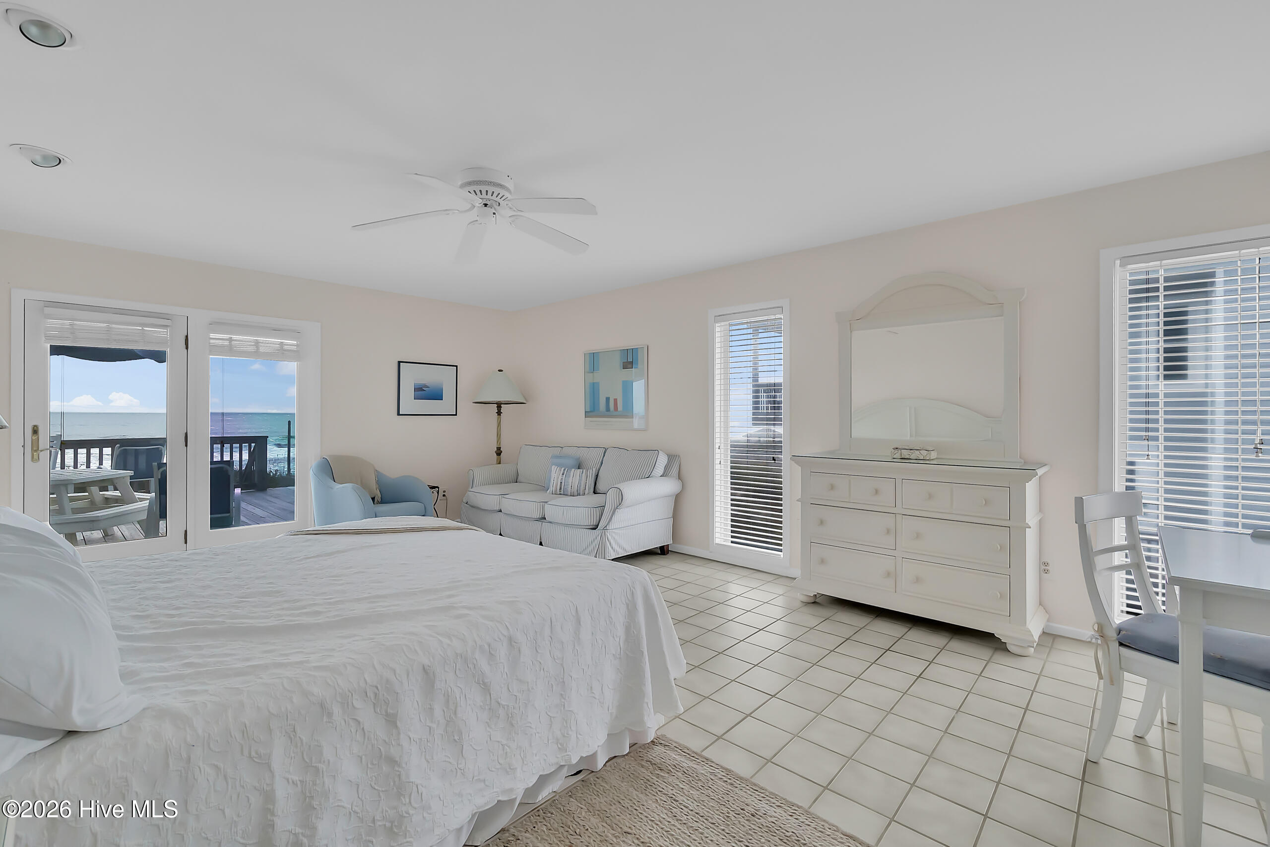 100568884 | Photo 39