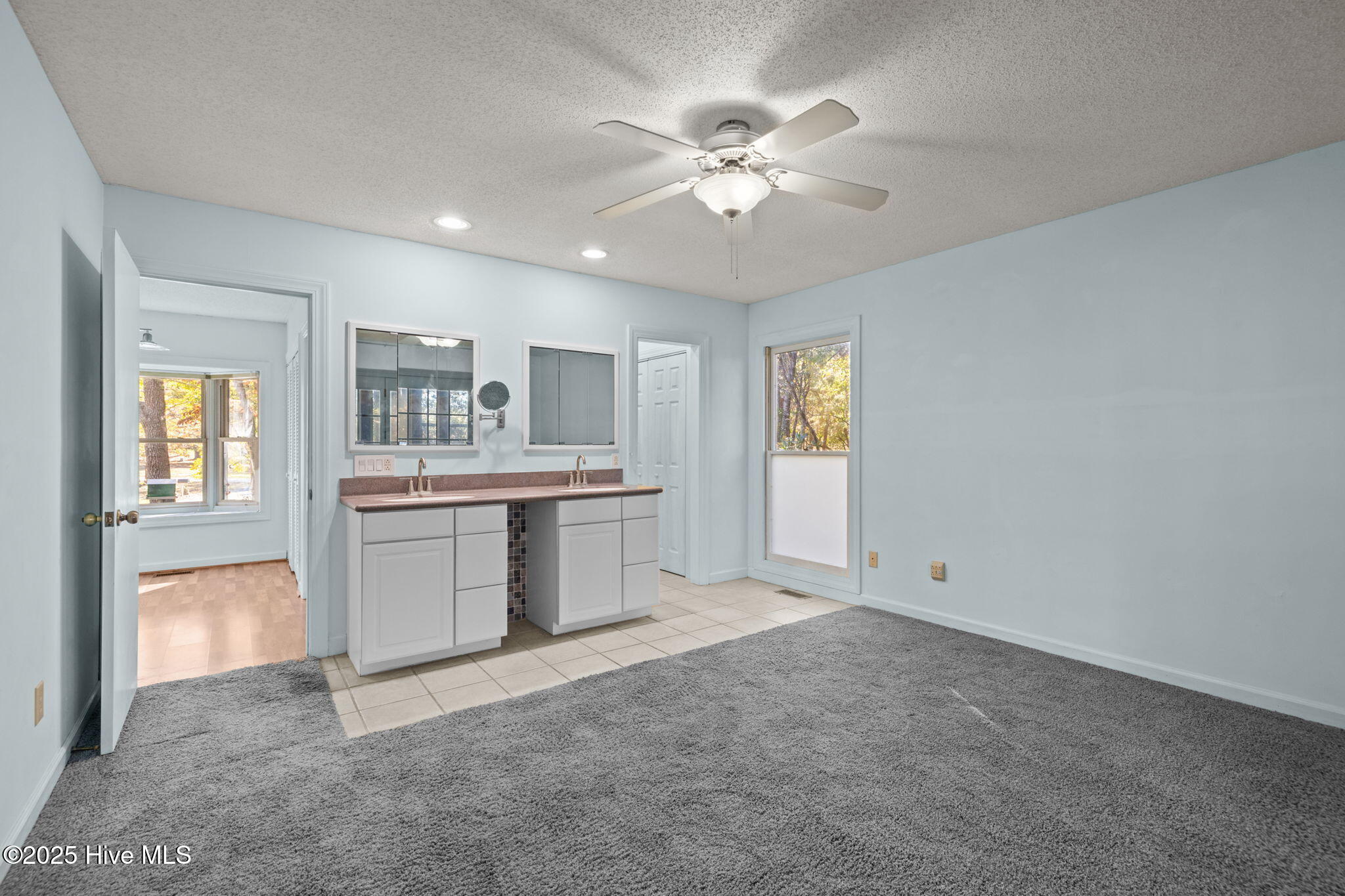 100541543 | Photo 24