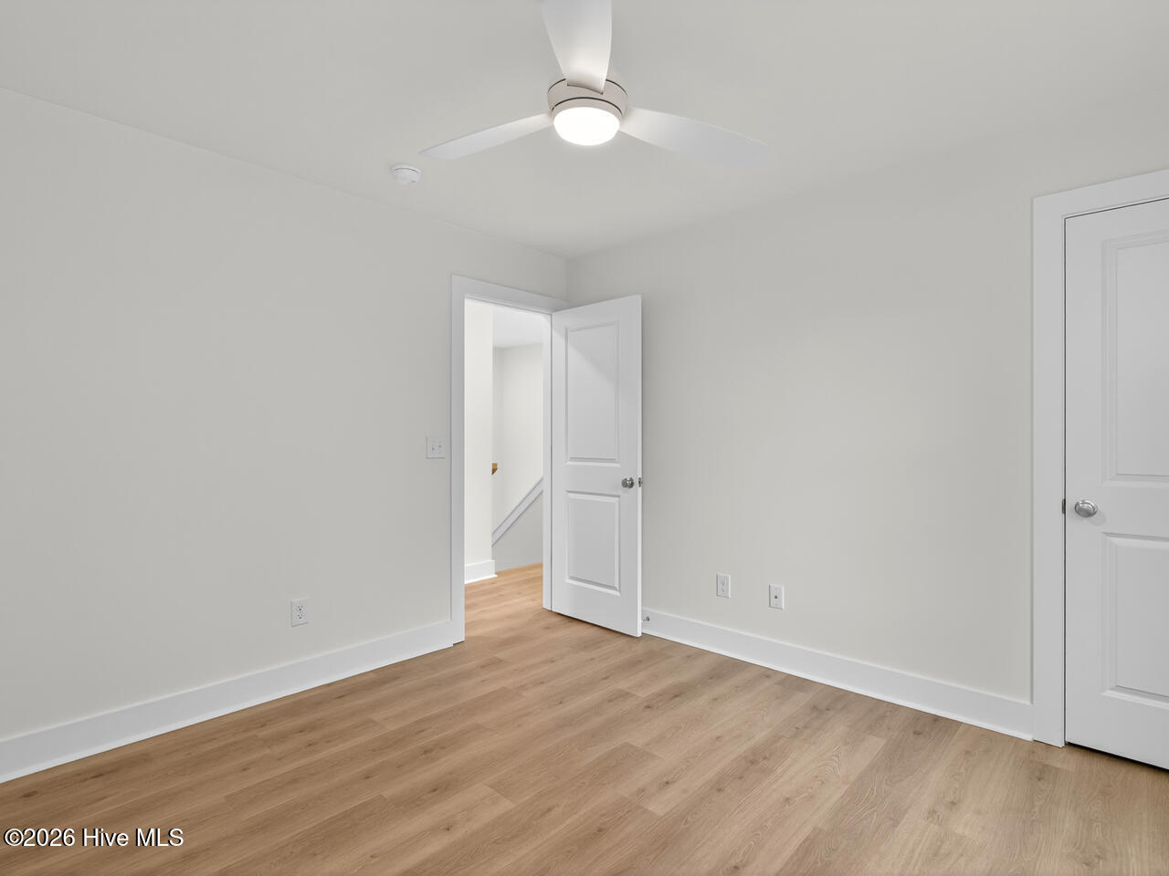 100547597 | Photo 41