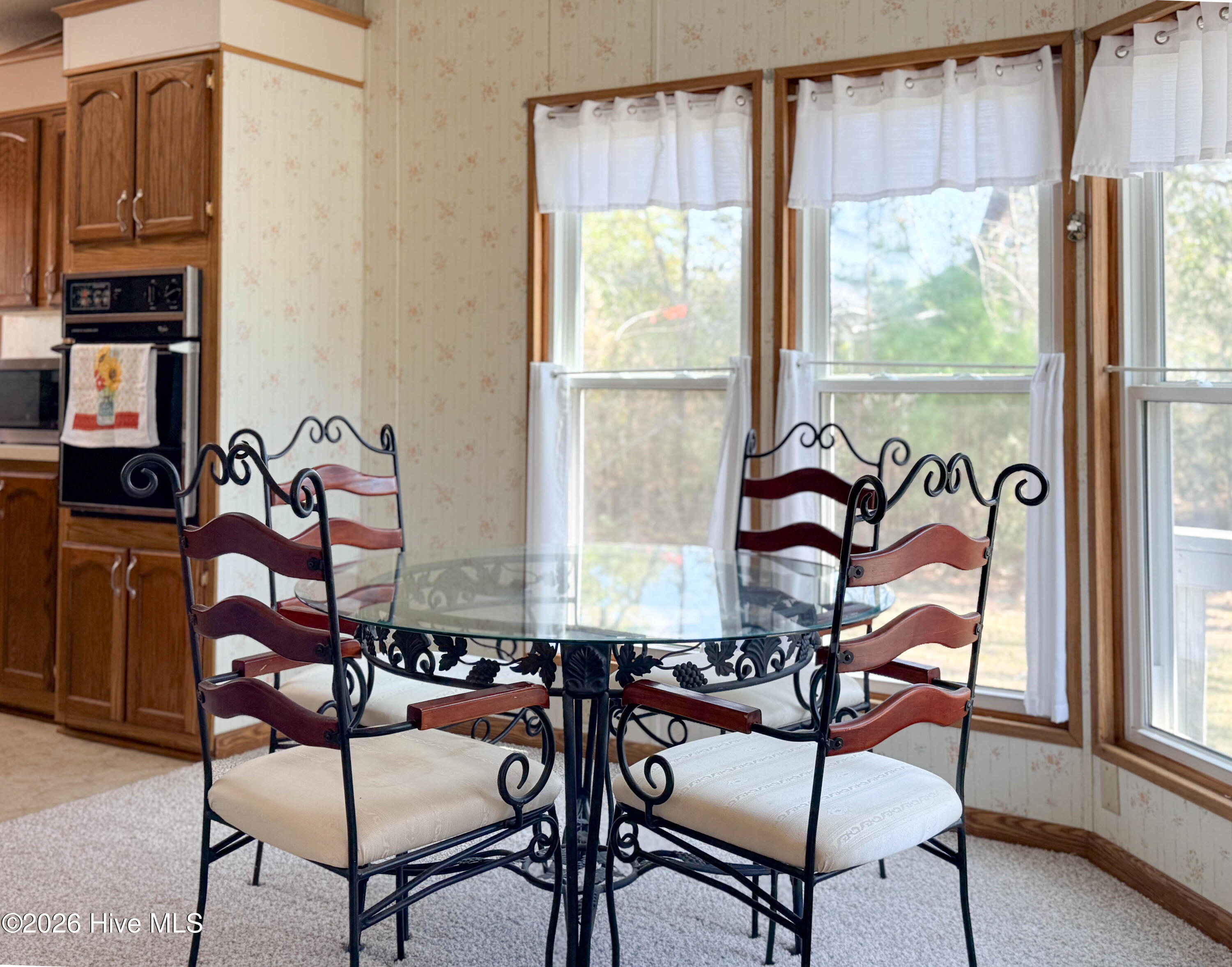 100563984 | Photo 14