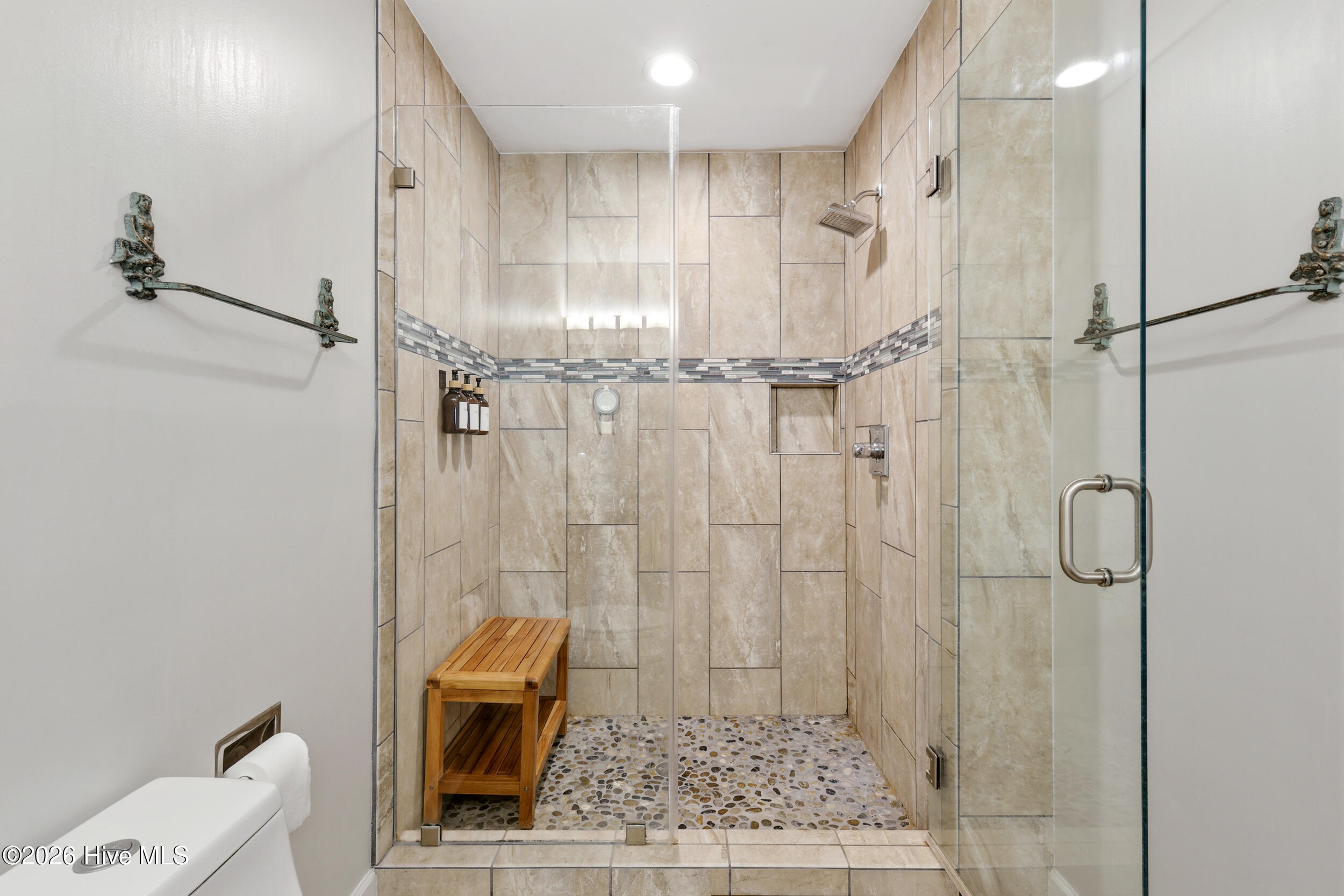 100569323 | Photo 26