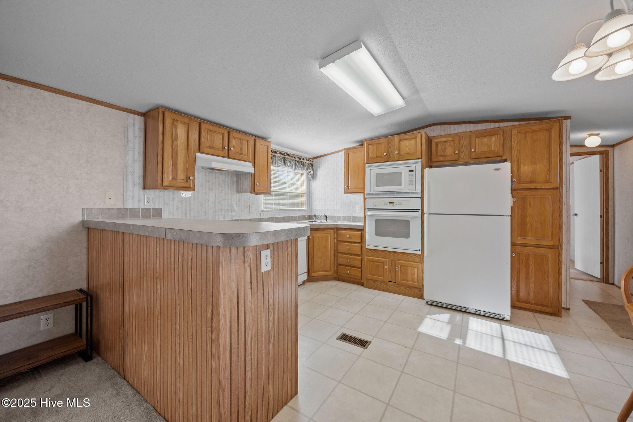 100545328 | Photo 10