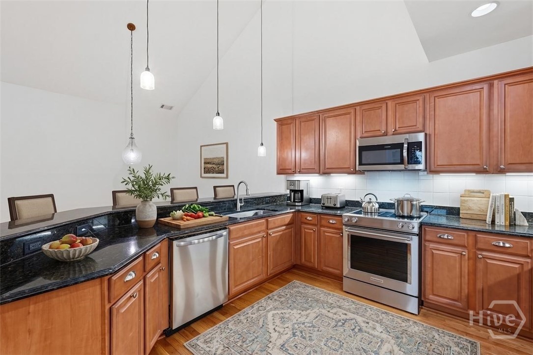Virtually staged room showing potential.