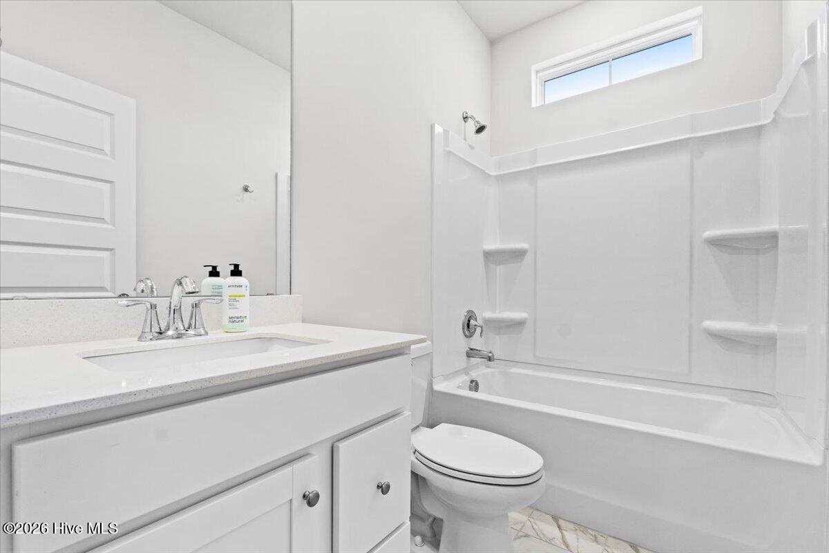 100567069 | Photo 30