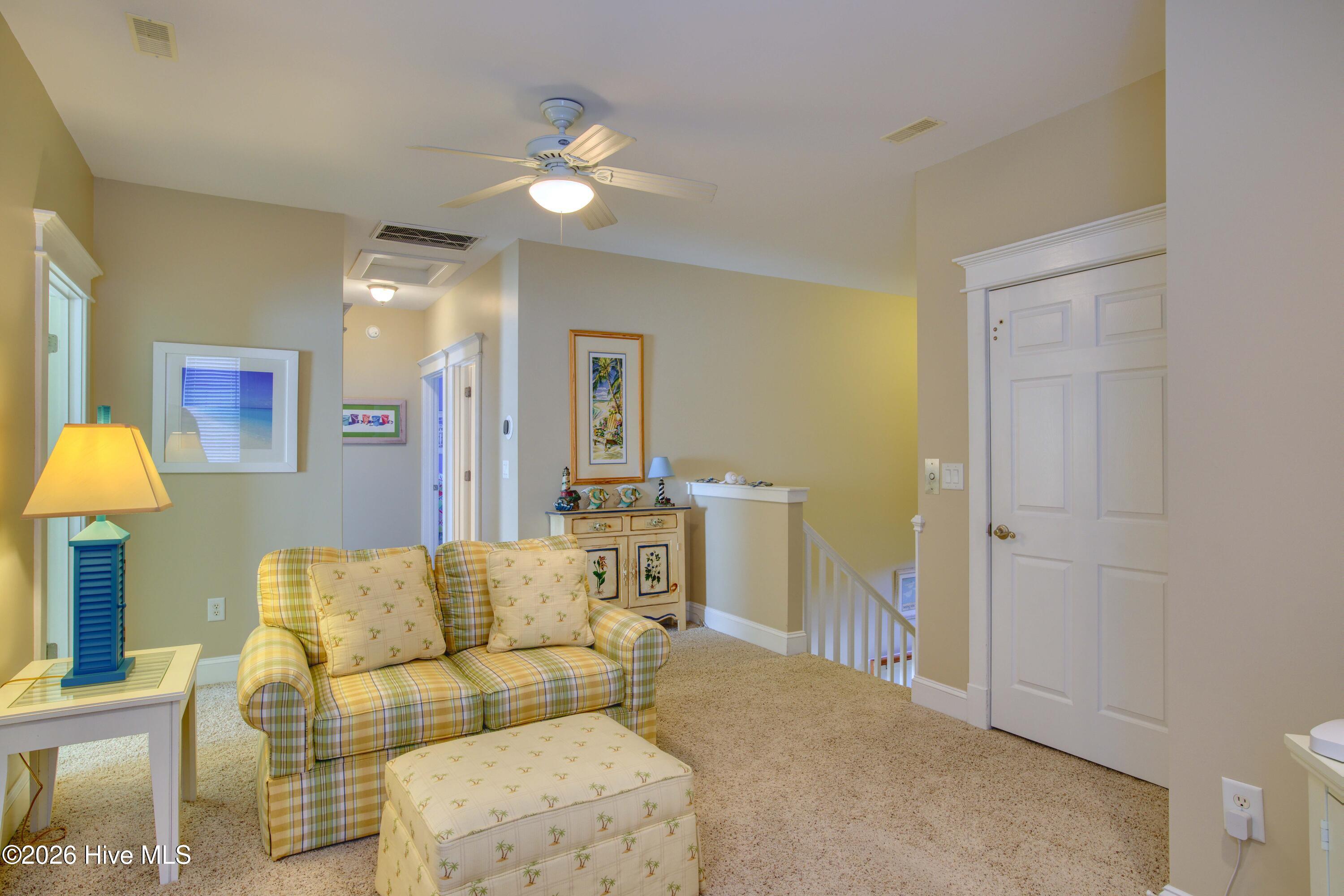 100549111 | Photo 59