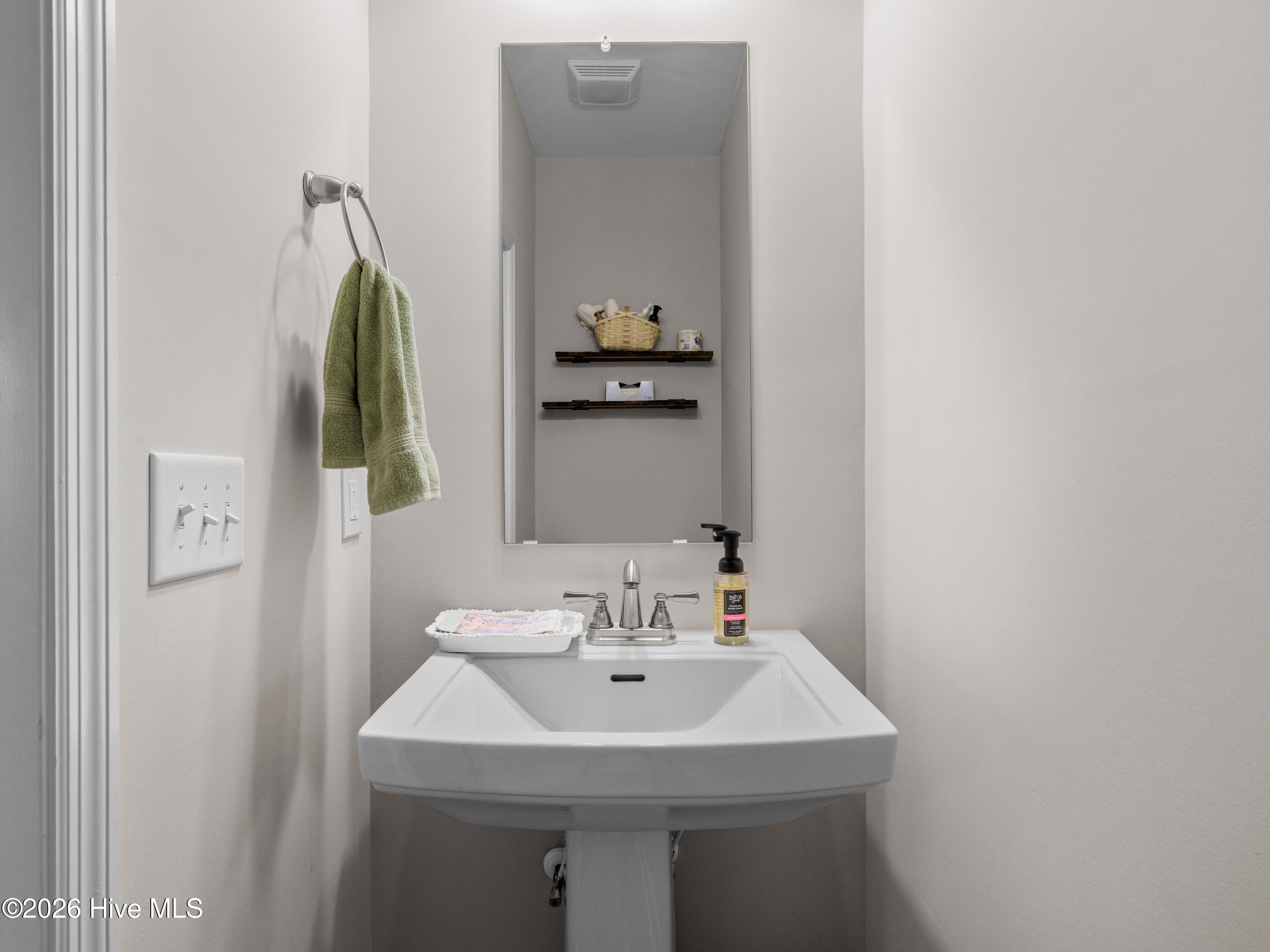 100549513 | Photo 32