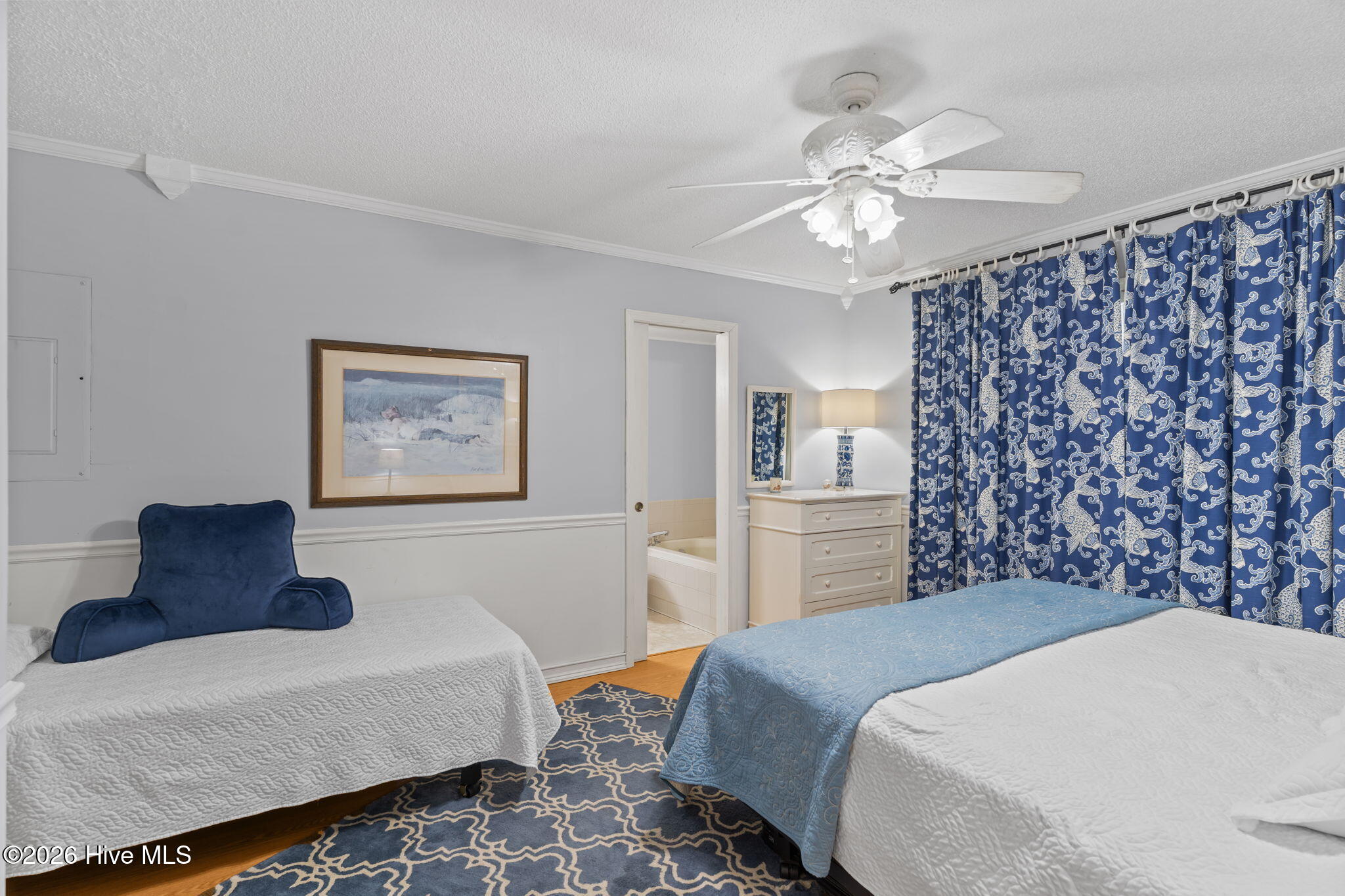 100556876 | Photo 23