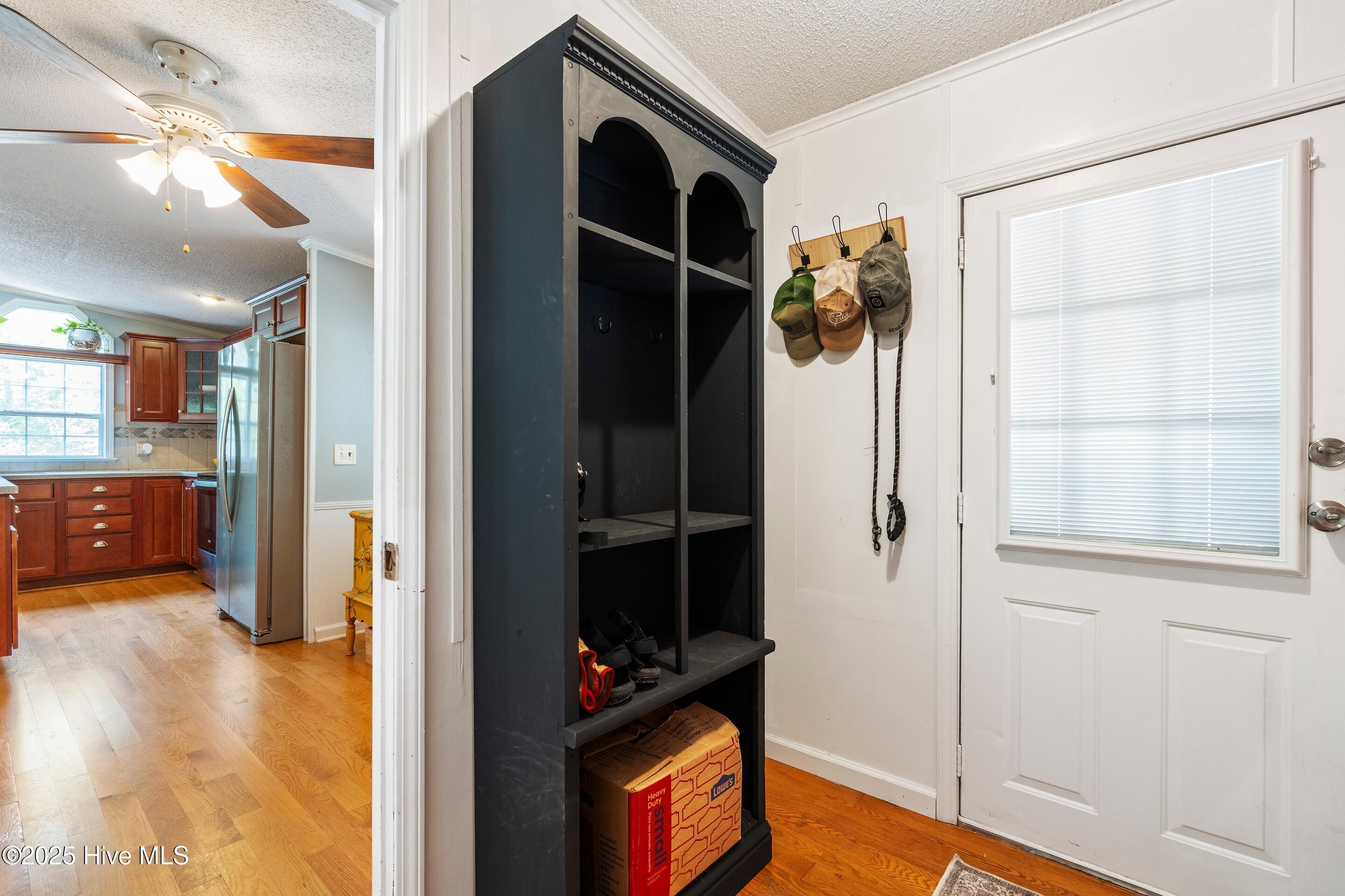 100535667 | Photo 30