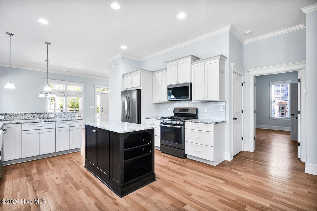 100566993 | Photo 19