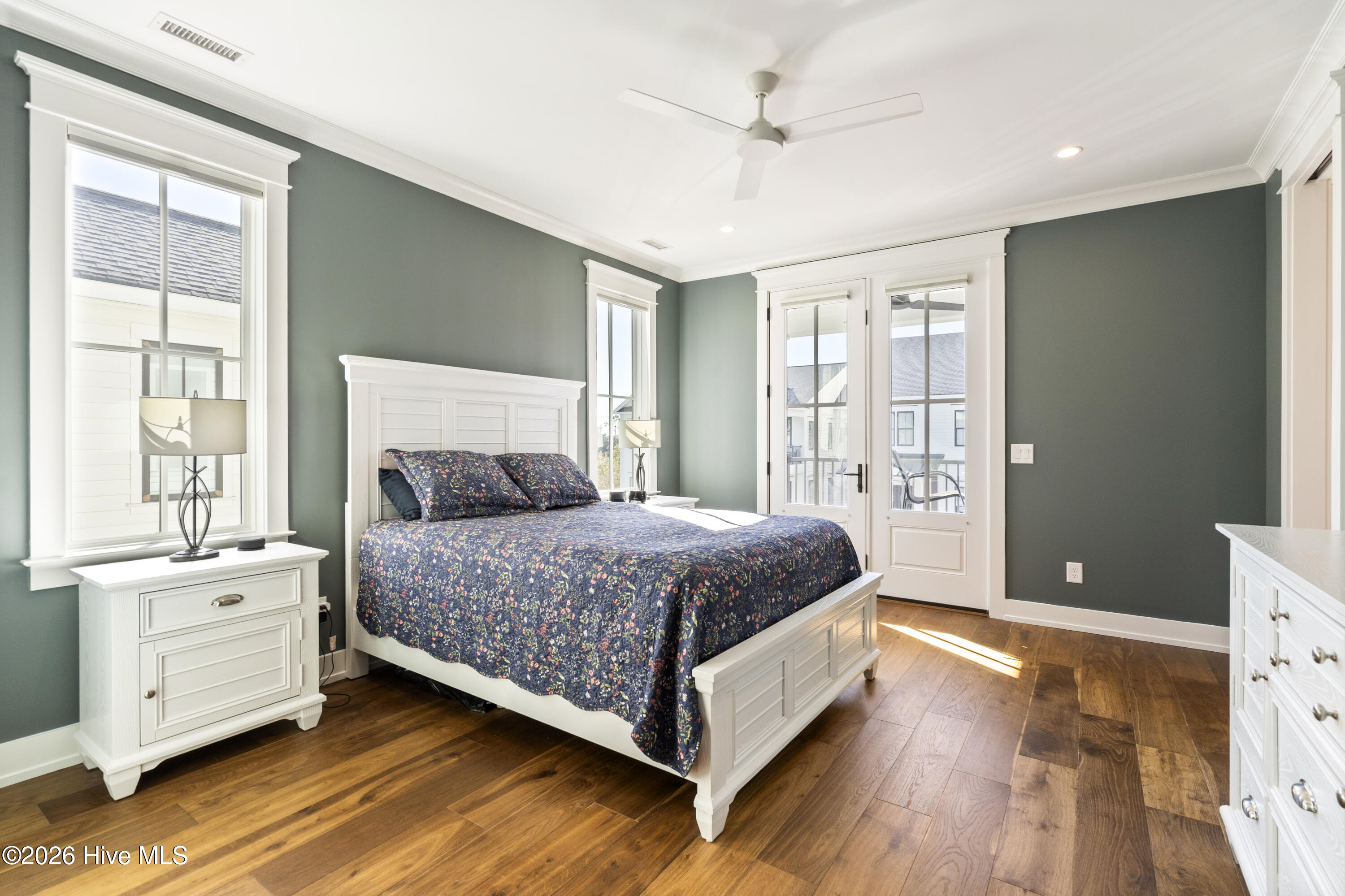 100554242 | Photo 19