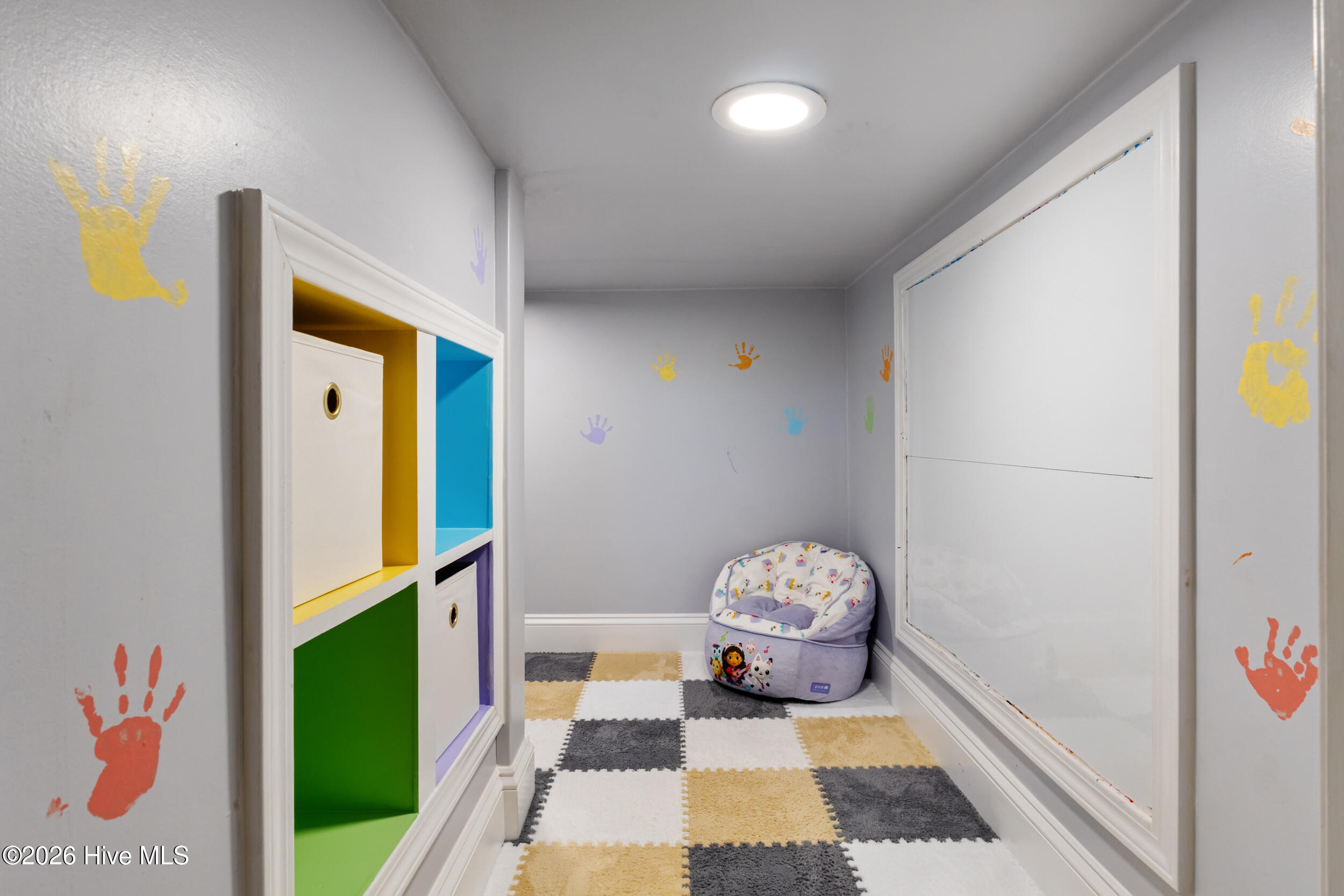 100569391 | Photo 36