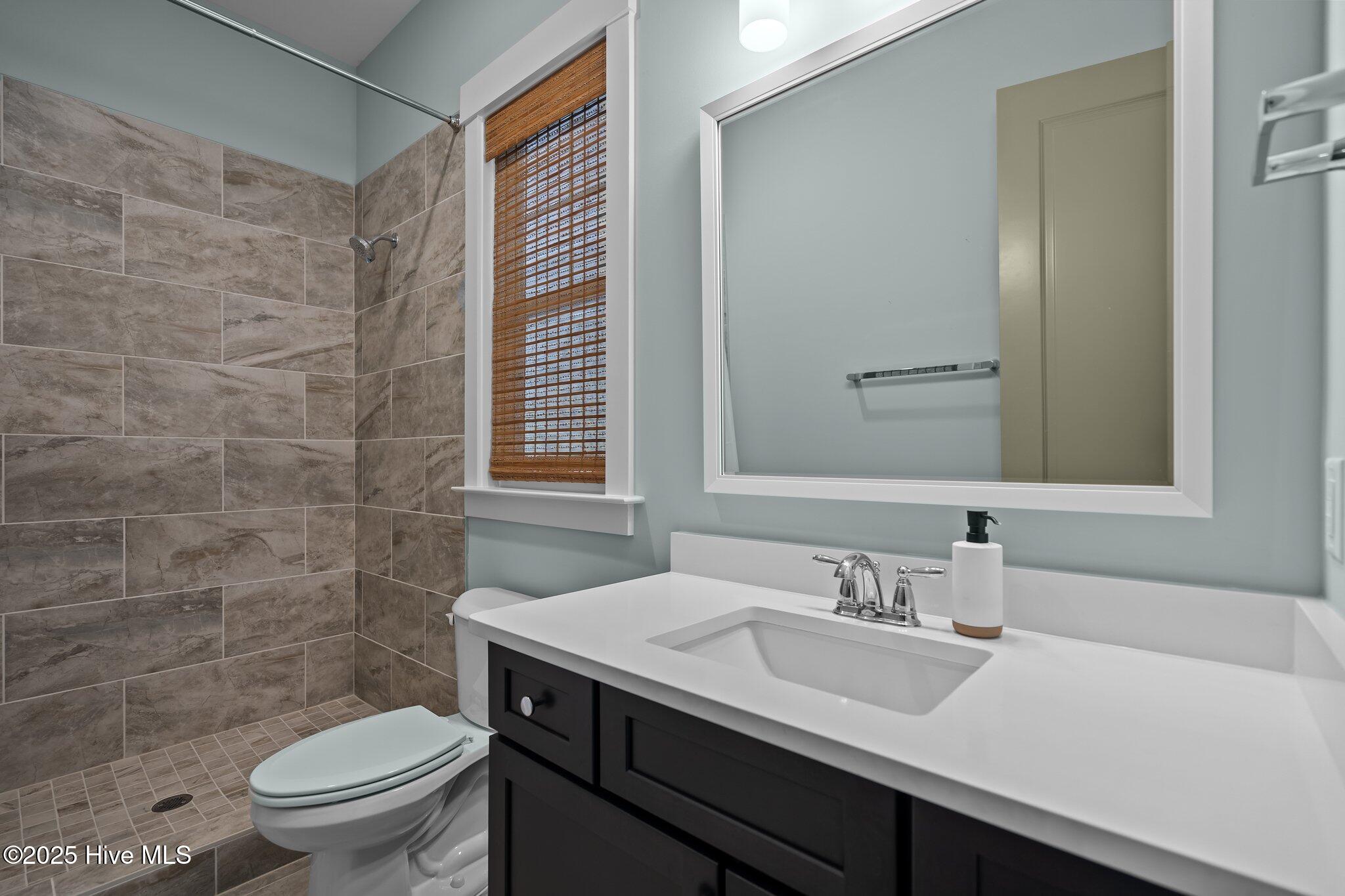 100510918 | Photo 40