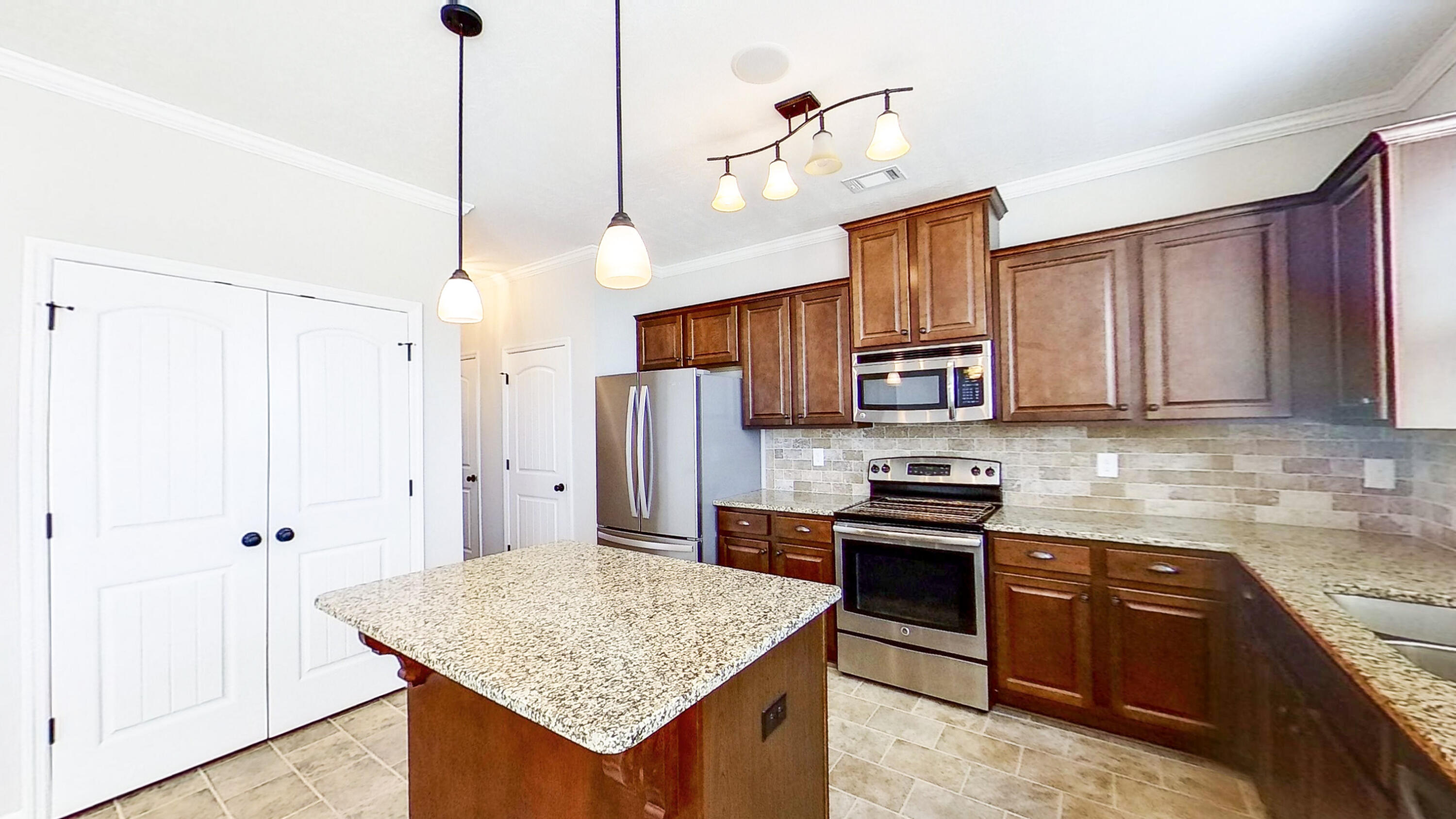 11-4088-Pullman-Cir-03242023_151429