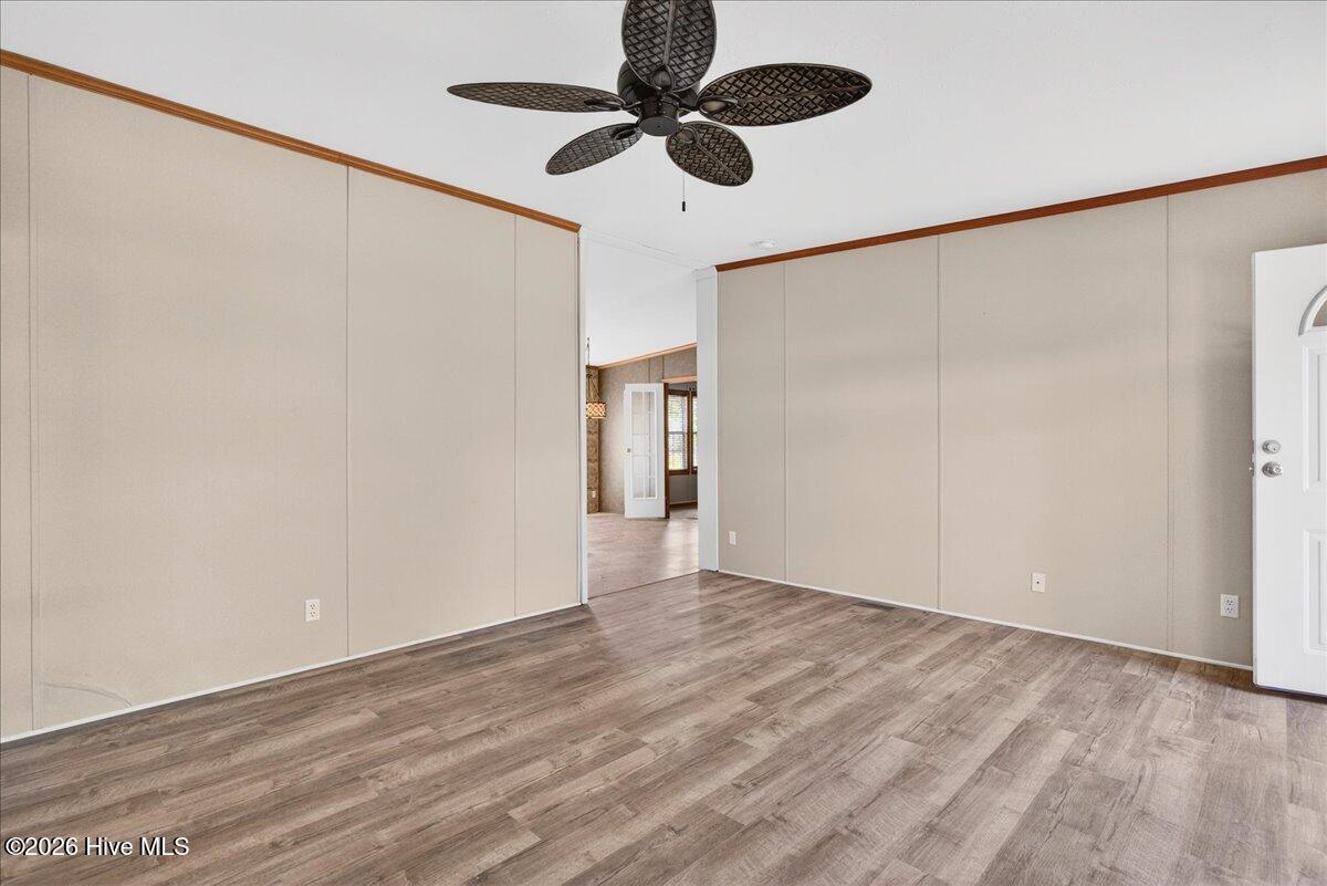 100553428 | Photo 14