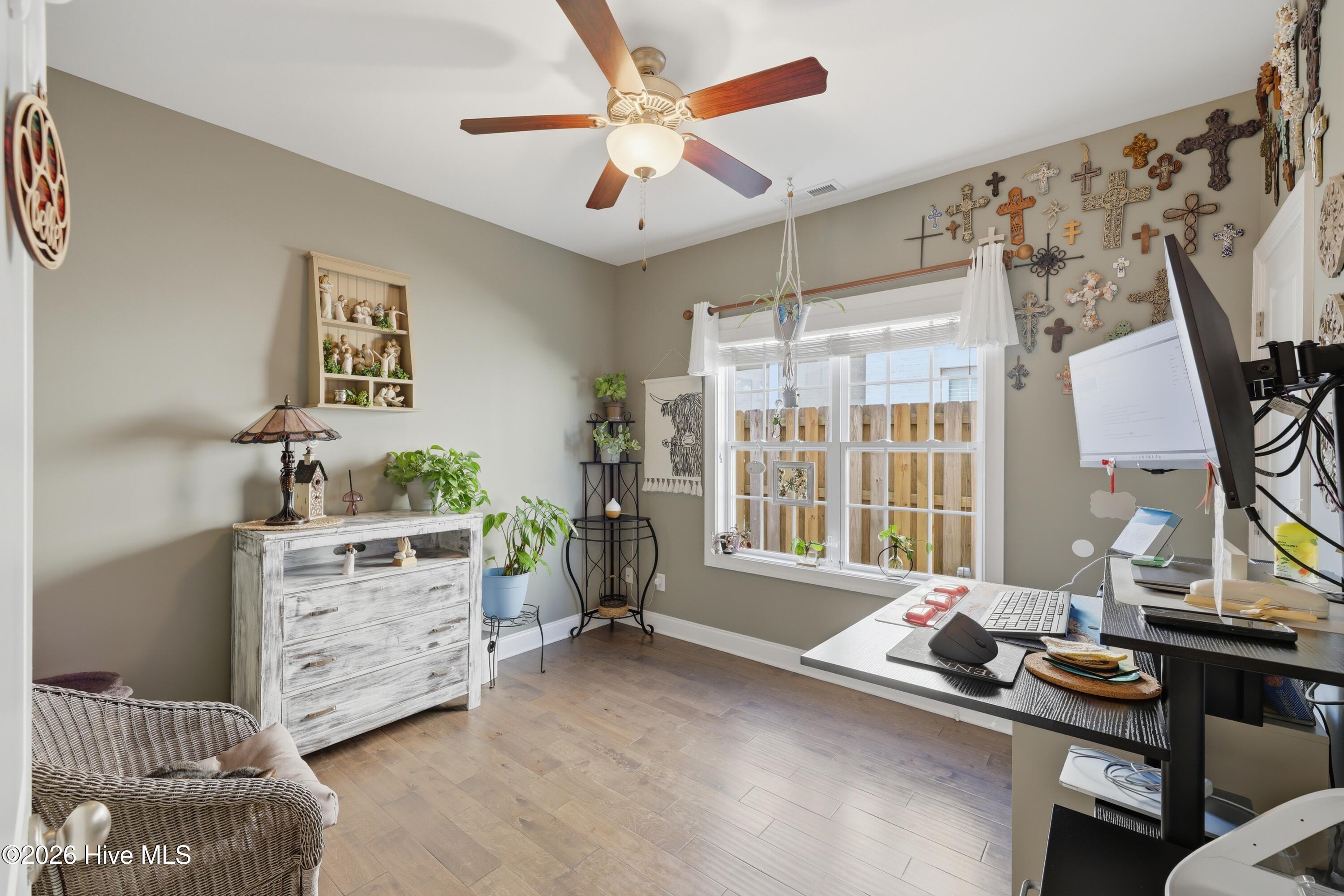 100561960 | Photo 21