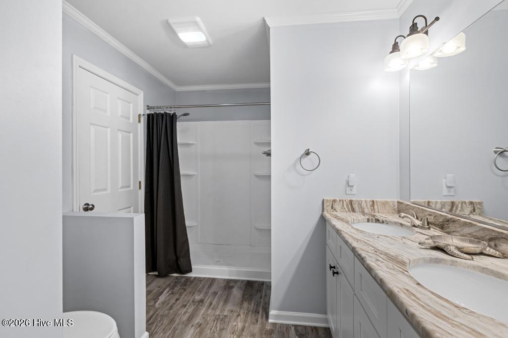 100559201 | Photo 34