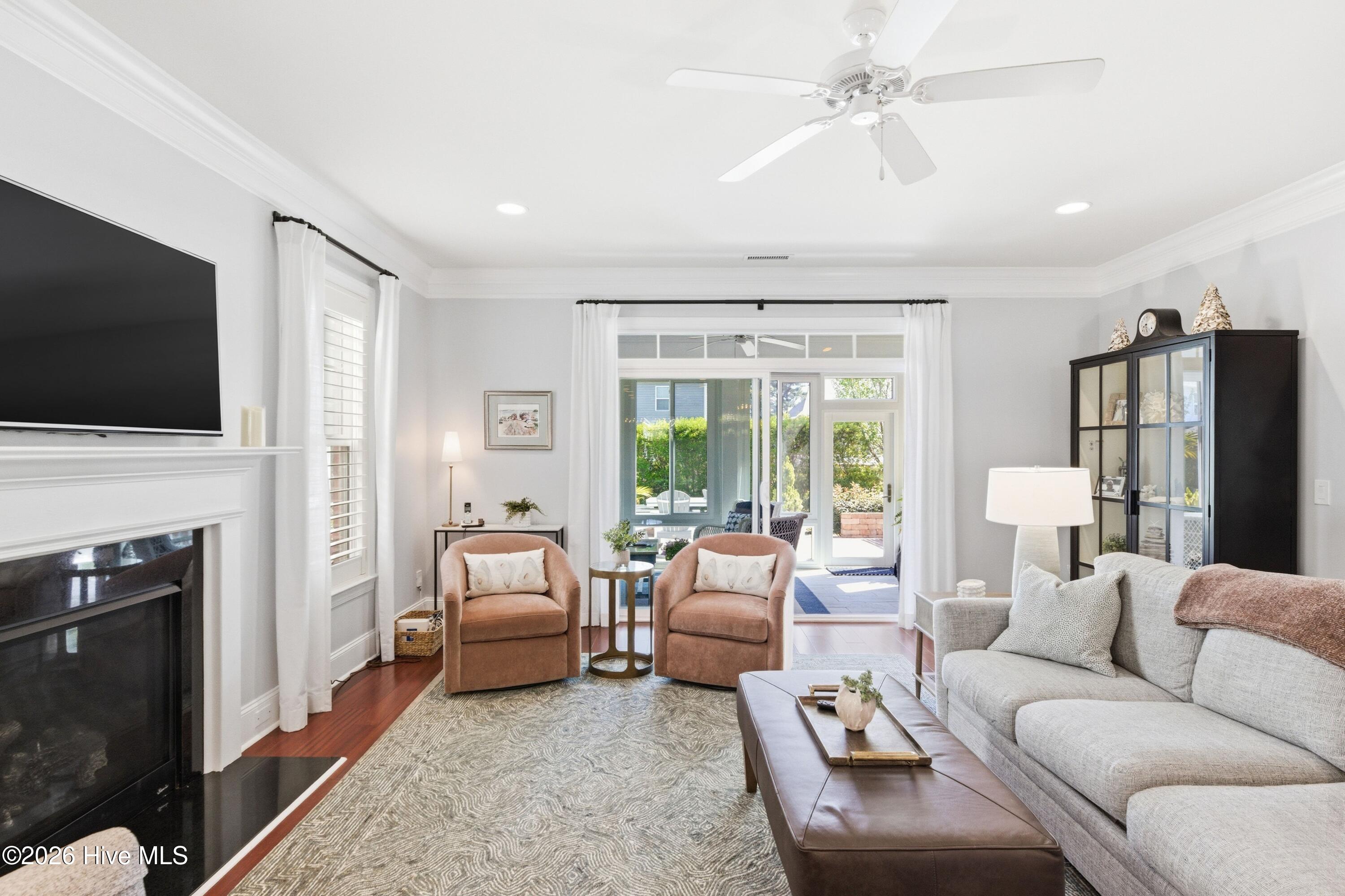 100559107 | Photo 59