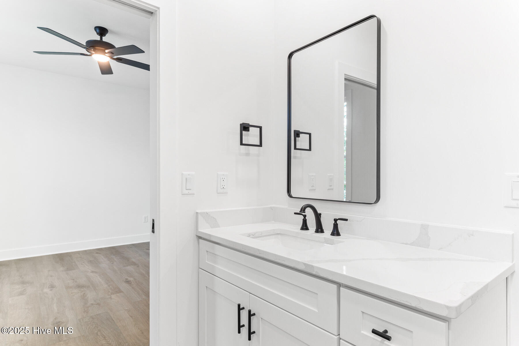 100505101 | Photo 21