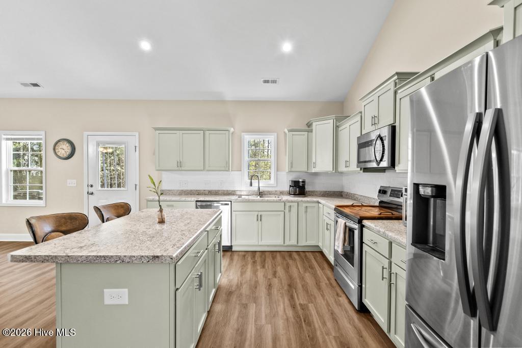 100565616 | Photo 11