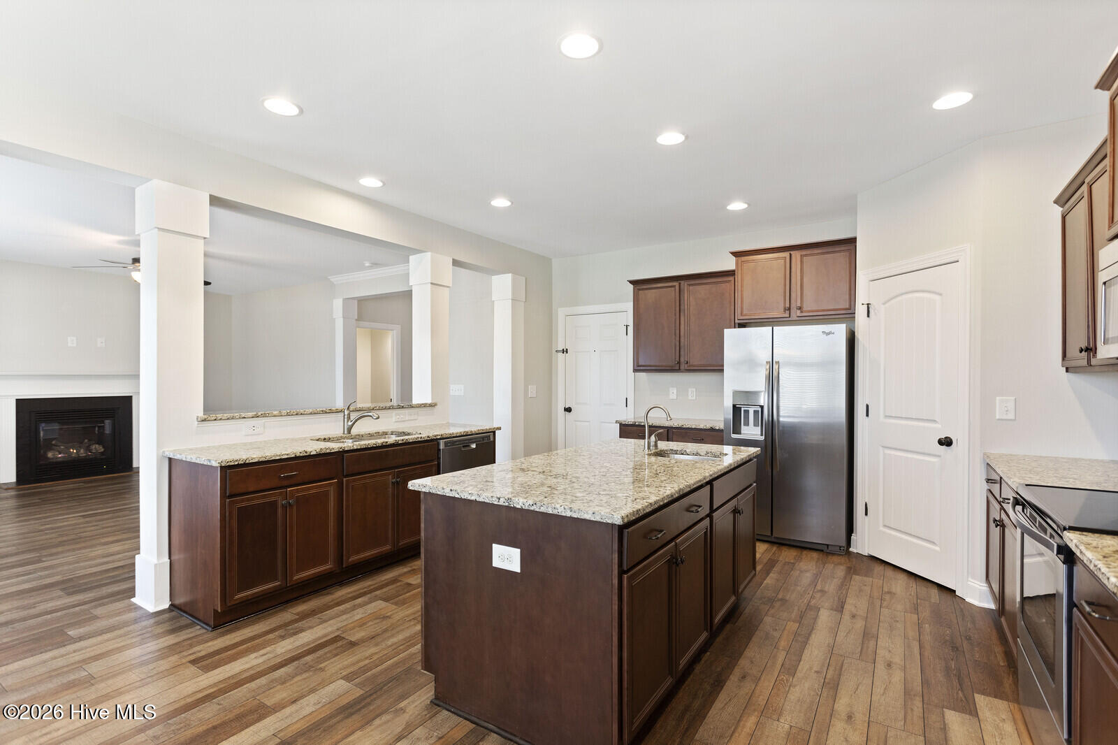 100558633 | Photo 15