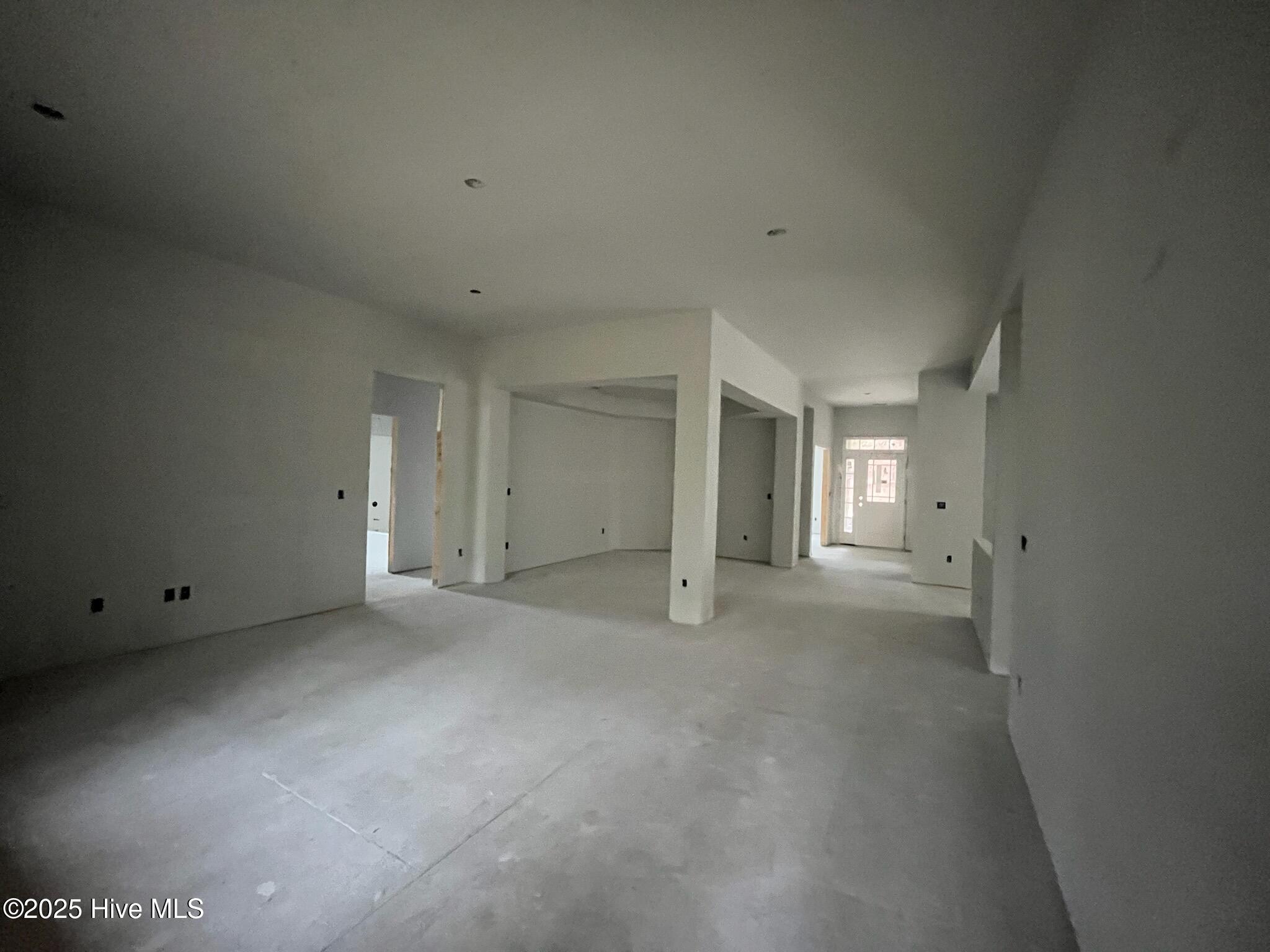 100527021 | Photo 14