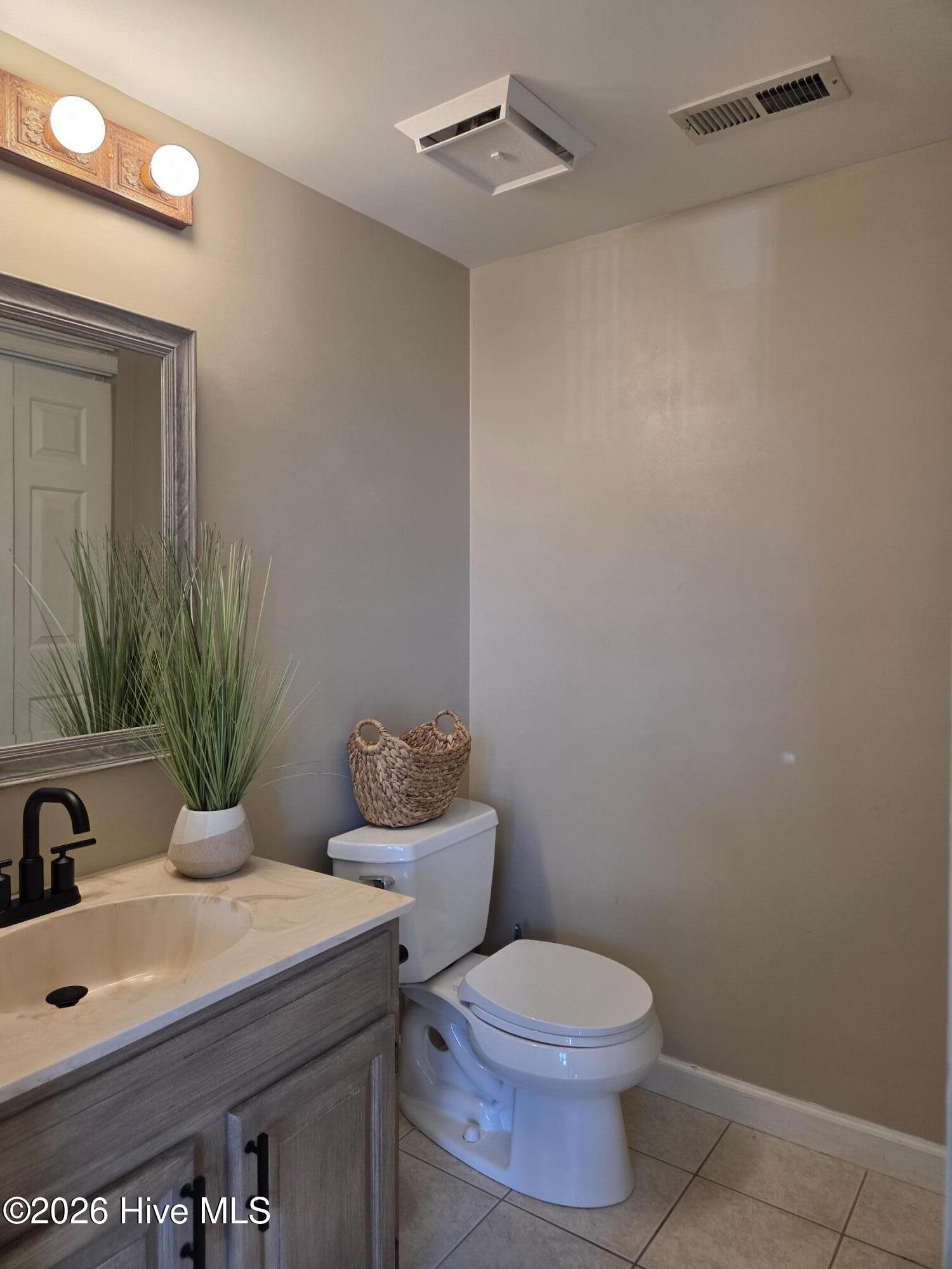 100560651 | Photo 15