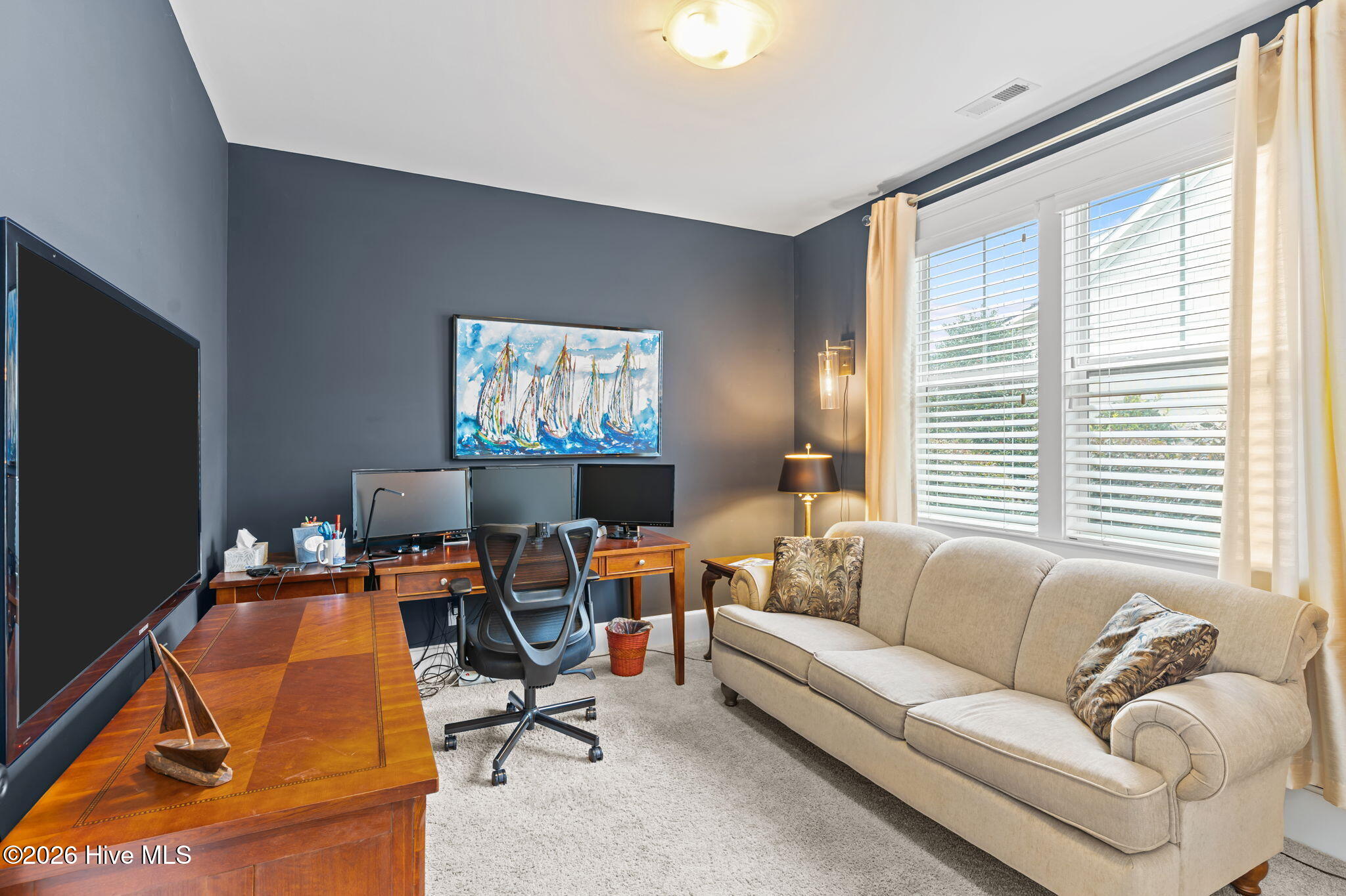 100557705 | Photo 28