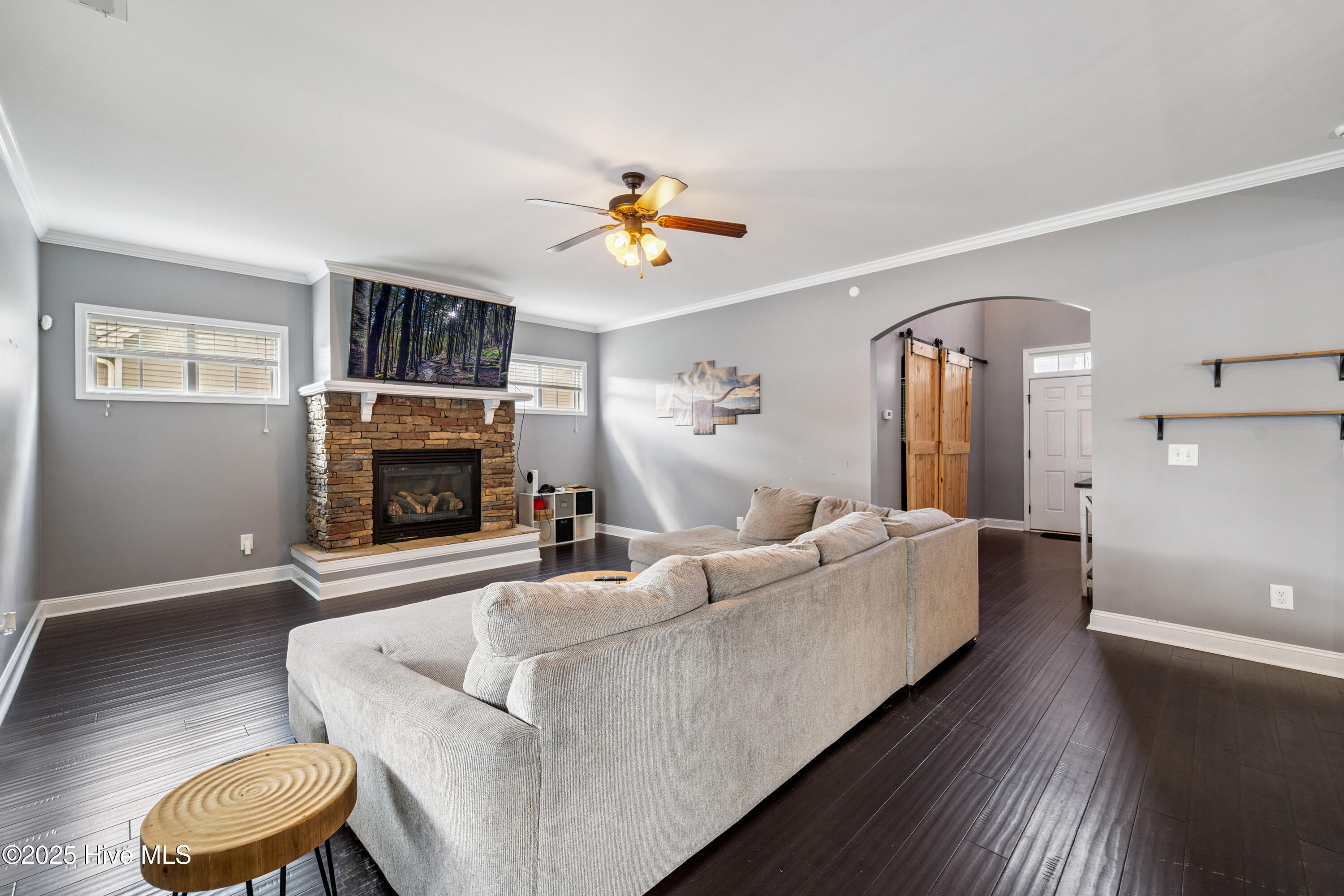 100516932 | Photo 19