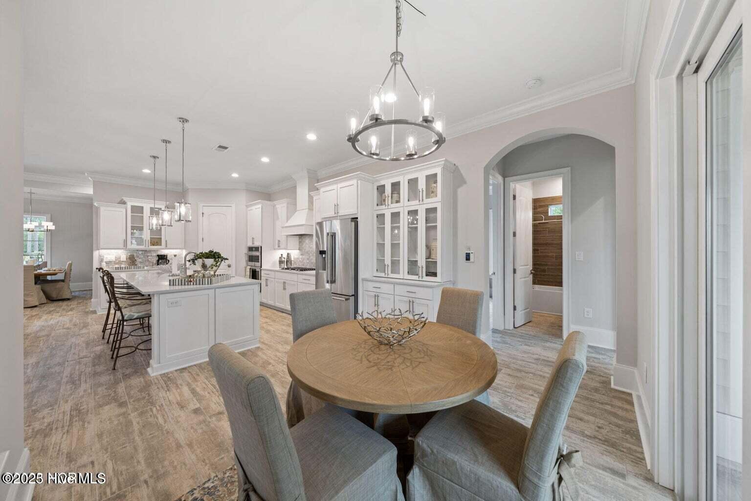 100495669 | Photo 26