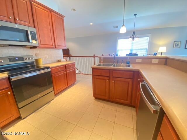 100569387 | Photo 14