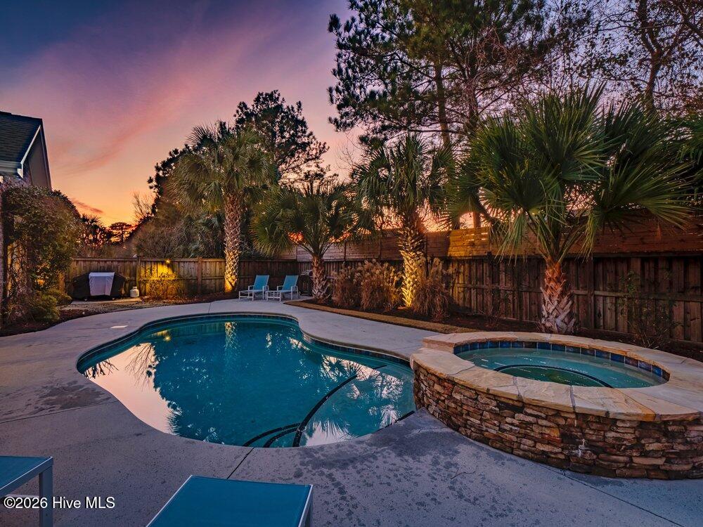 100550576 | Photo 51