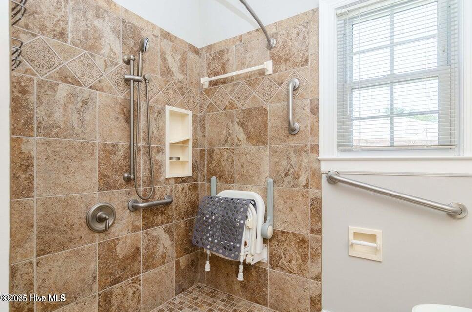 100546569 | Photo 30