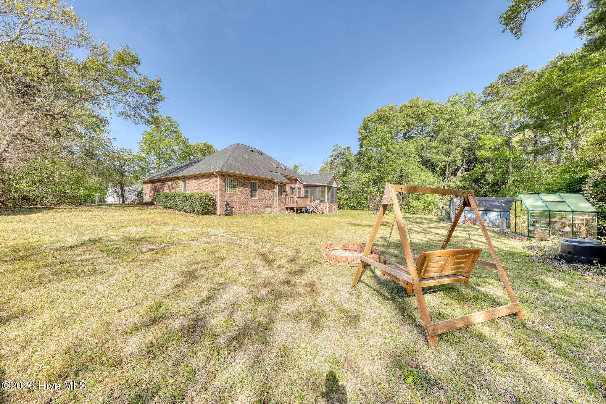 100565672 | Photo 51