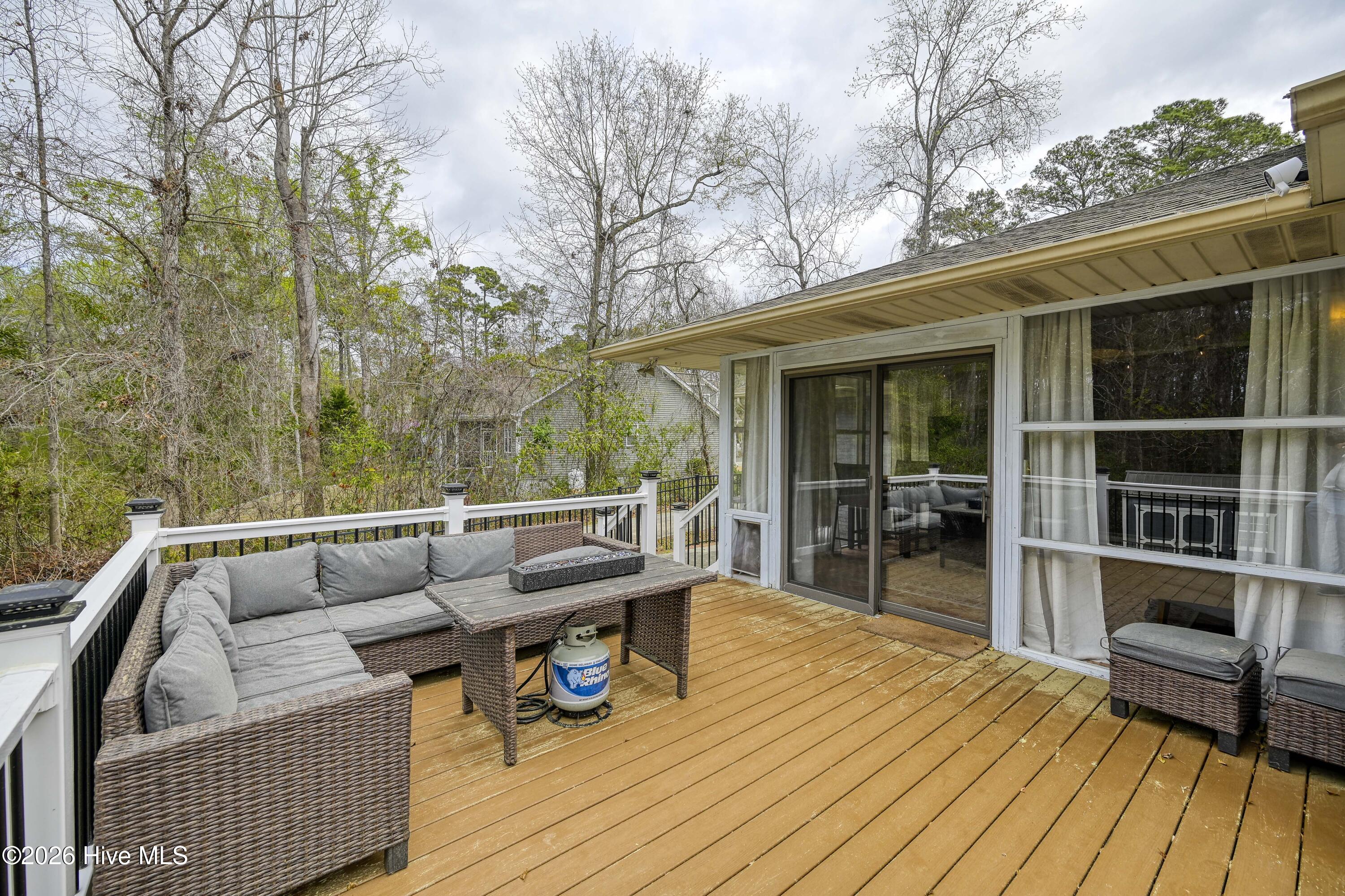 100562764 | Photo 25