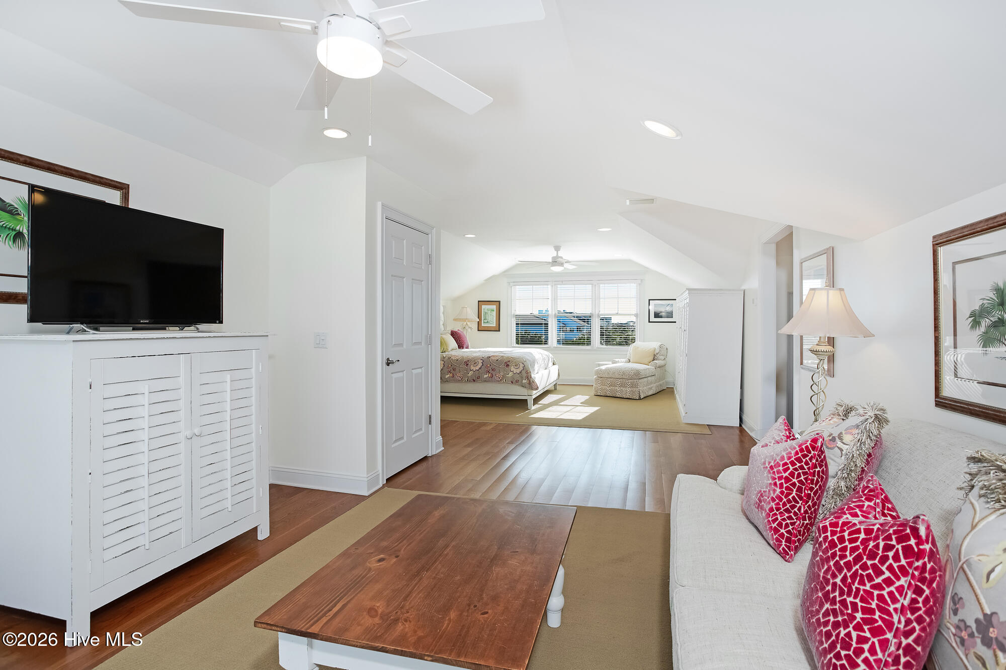 100555453 | Photo 39