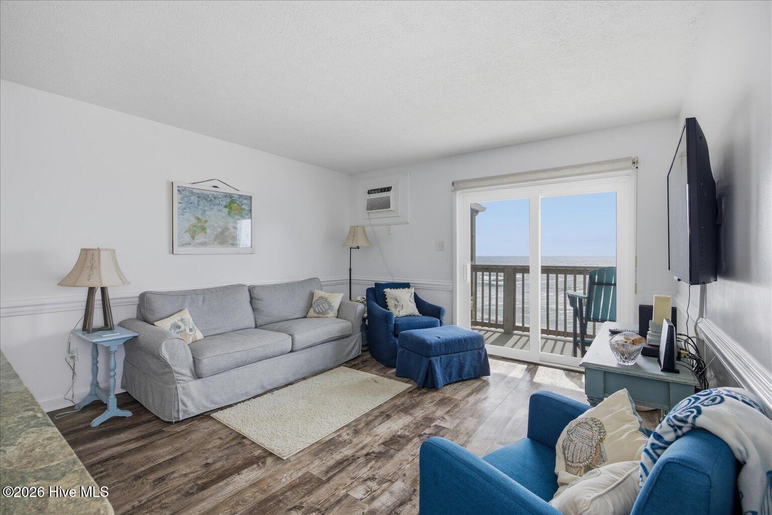 100557148 | Photo 21