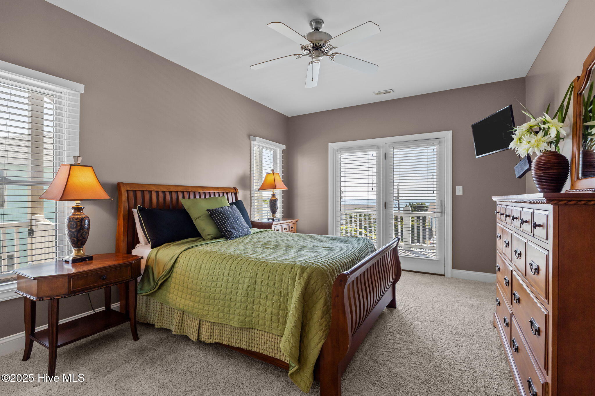 100531383 | Photo 32