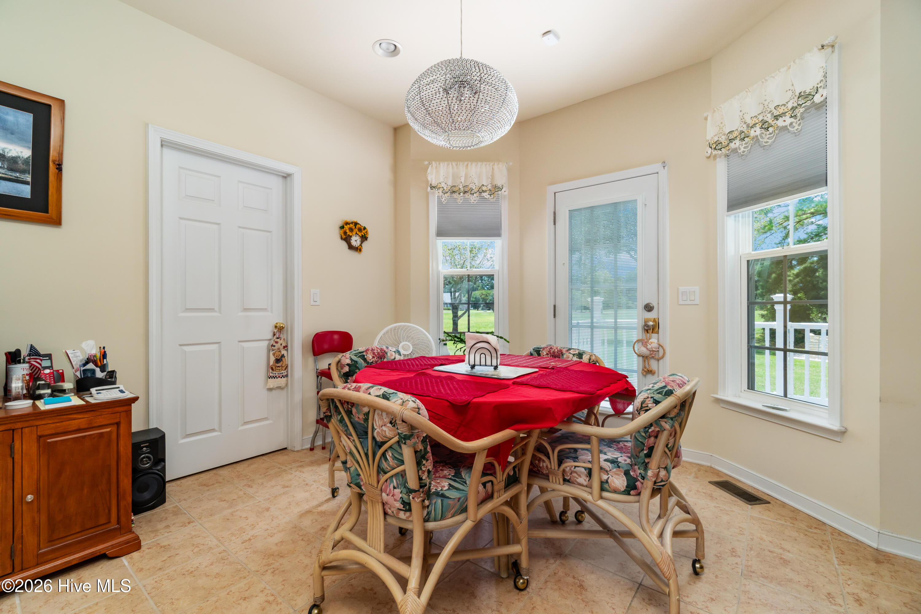 KITCHEN AND DINING COMBO