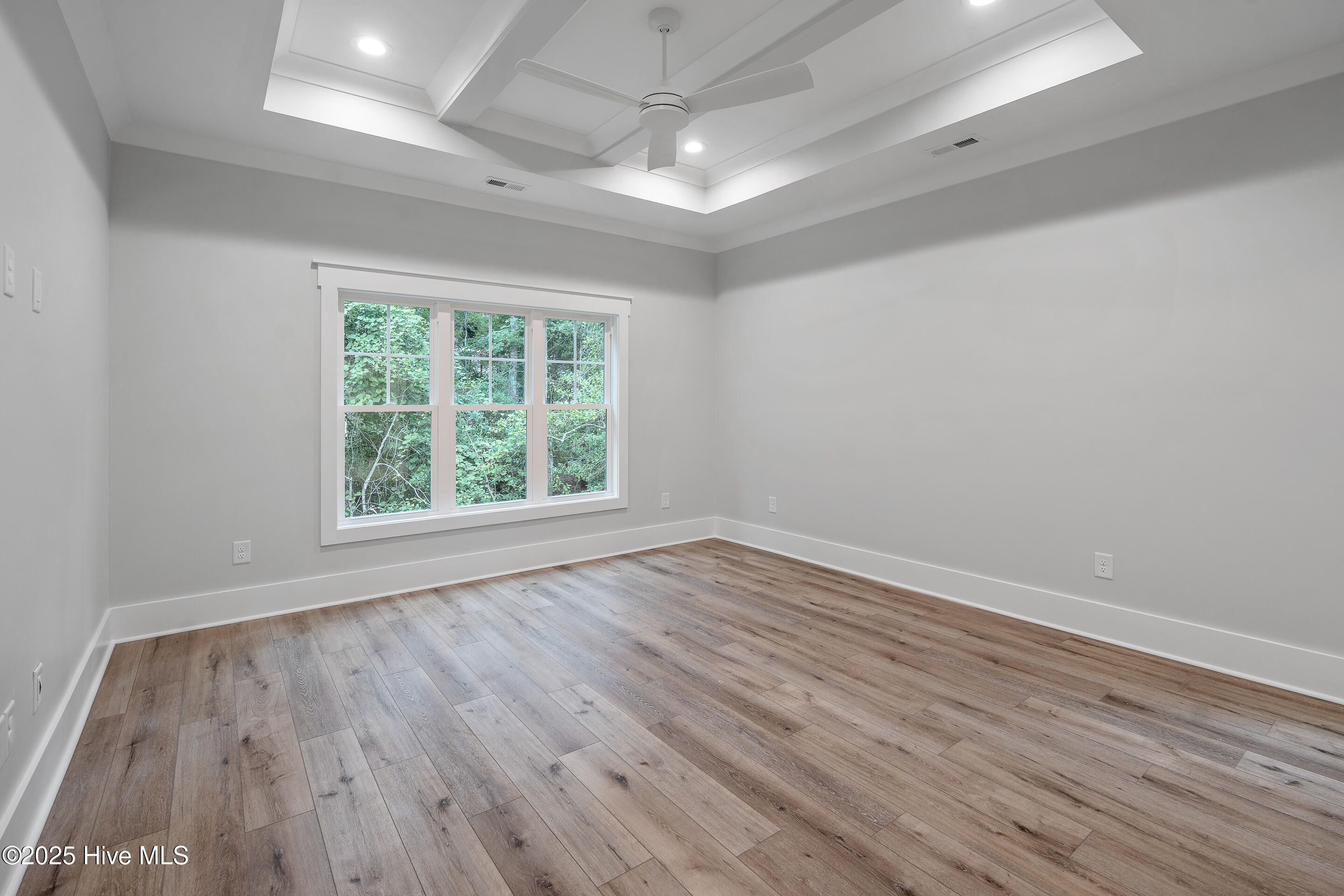 100515722 | Photo 25