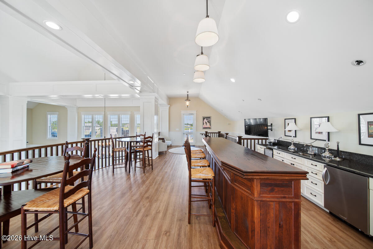 100553596 | Photo 41