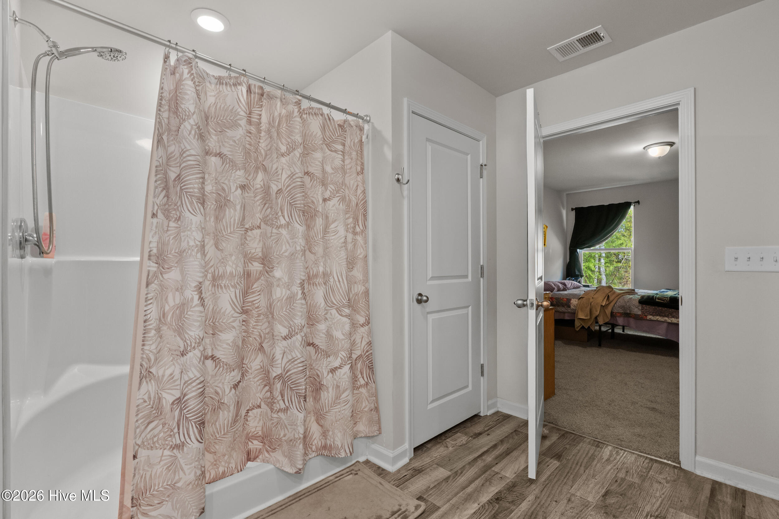 100563374 | Photo 21