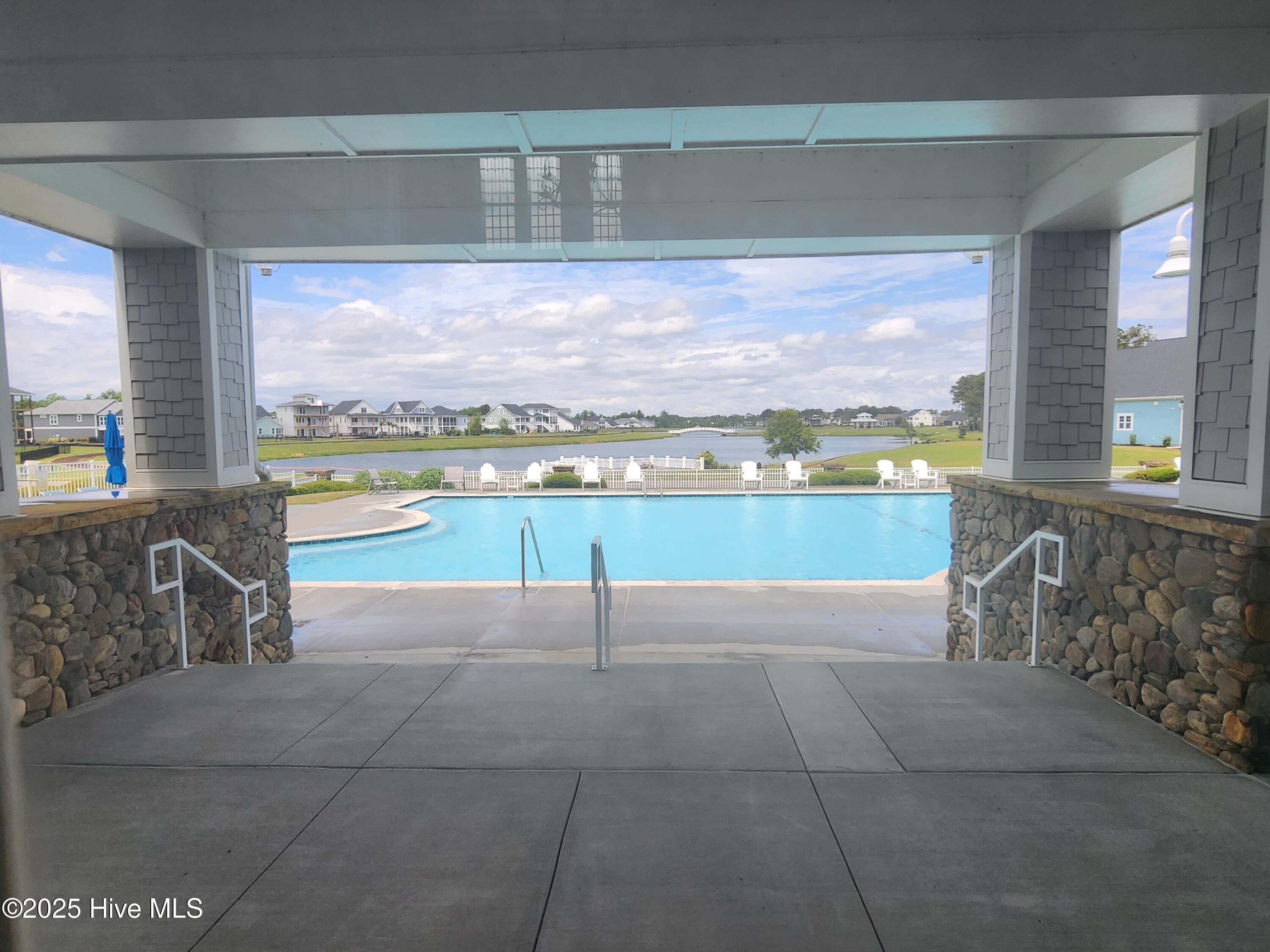 100530509 | Photo 16