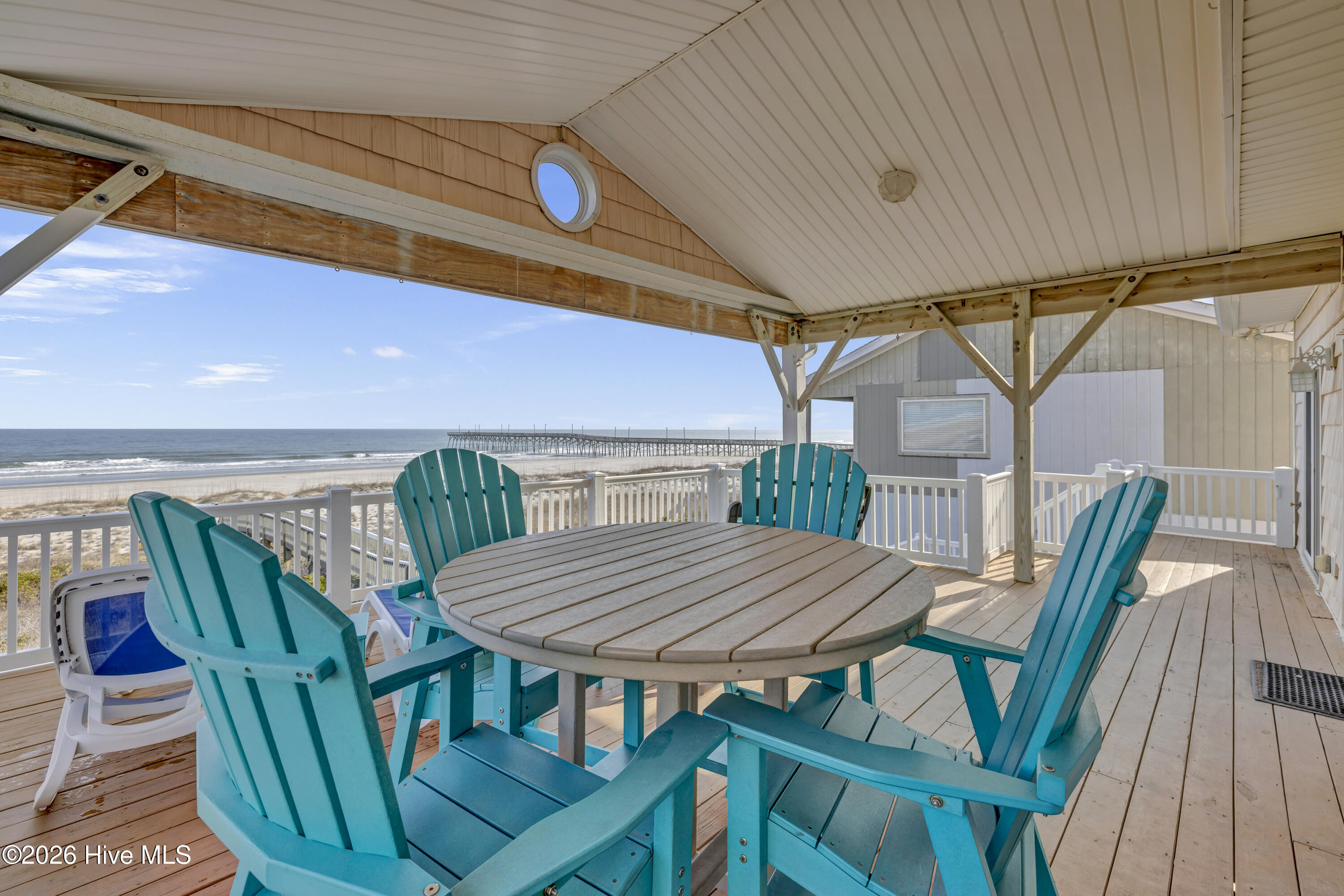 100558701 | Photo 23