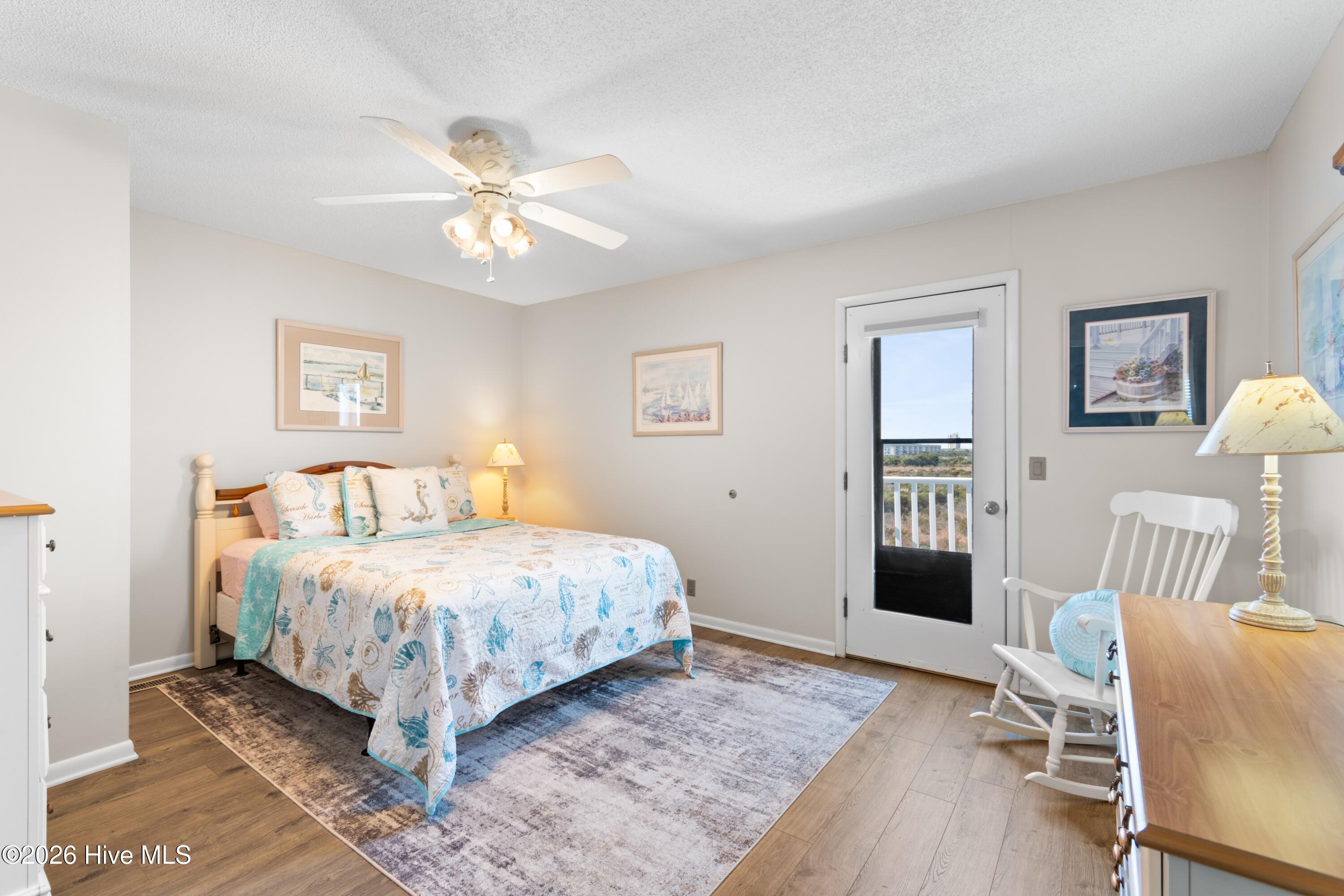 100554890 | Photo 28