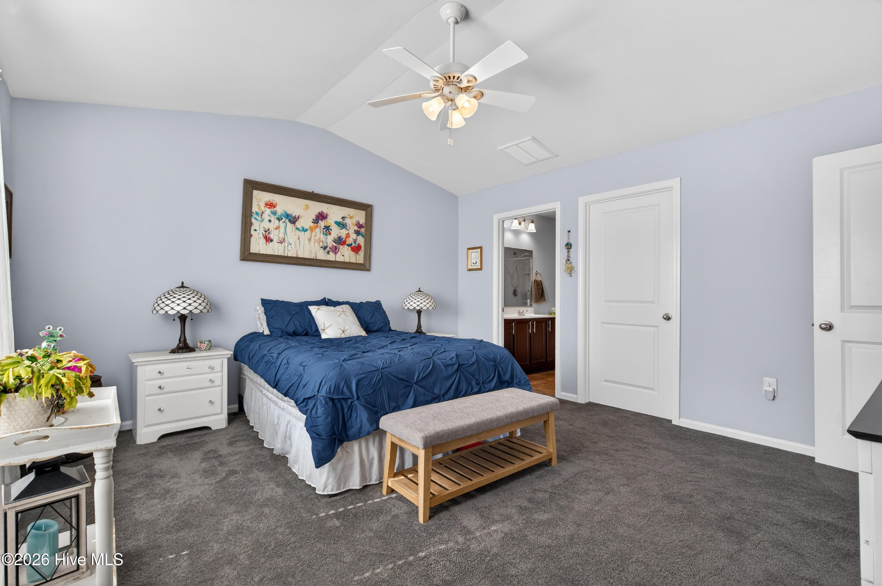 100557336 | Photo 33