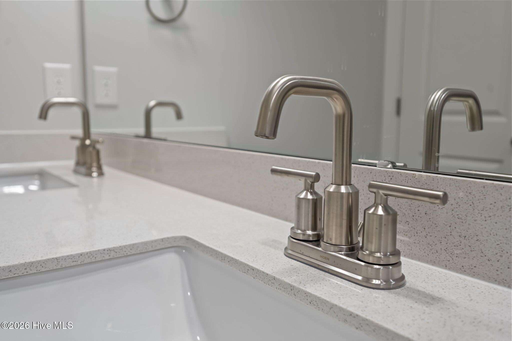 100566681 | Photo 65