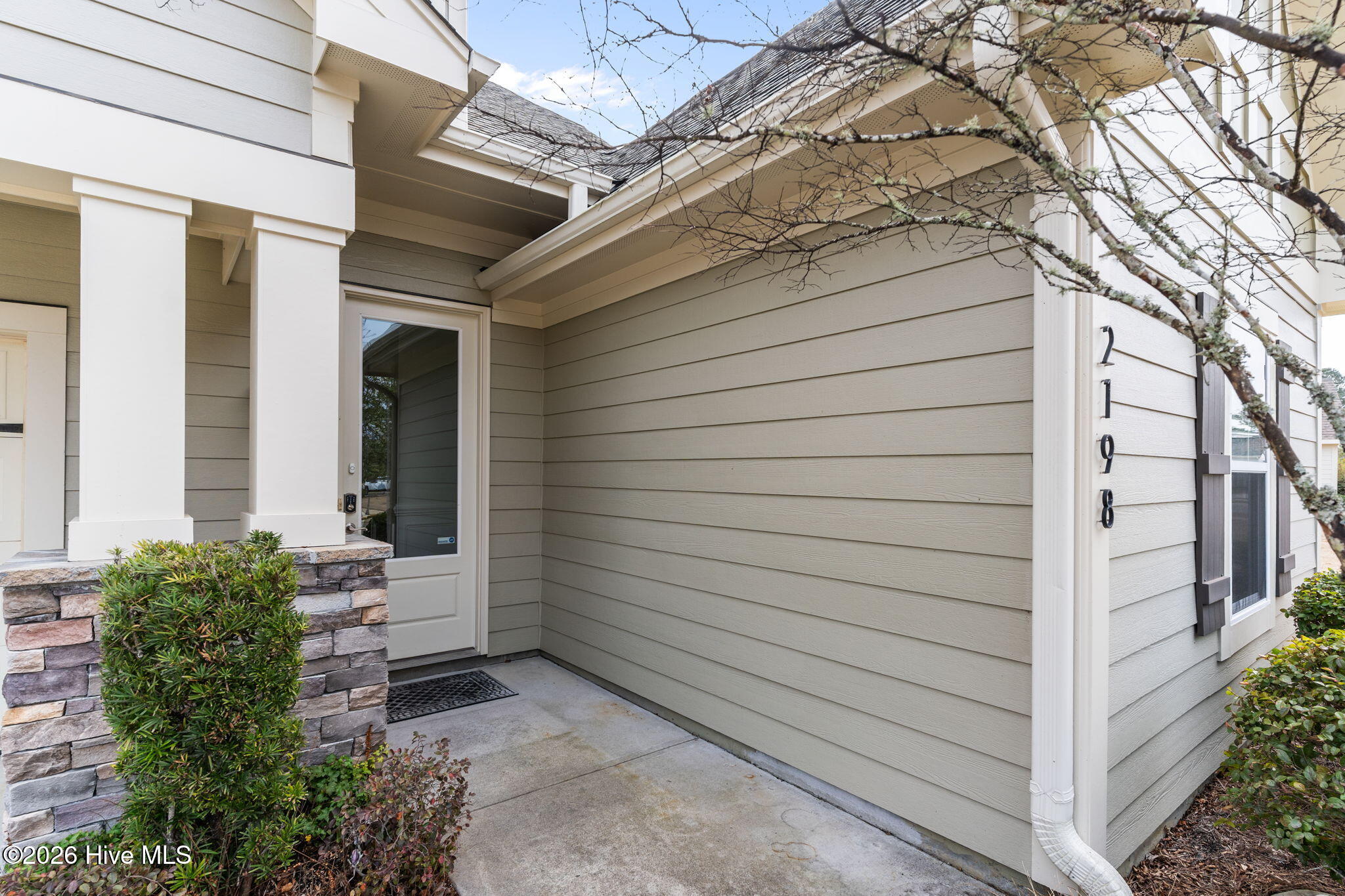 100558174 | Photo 37