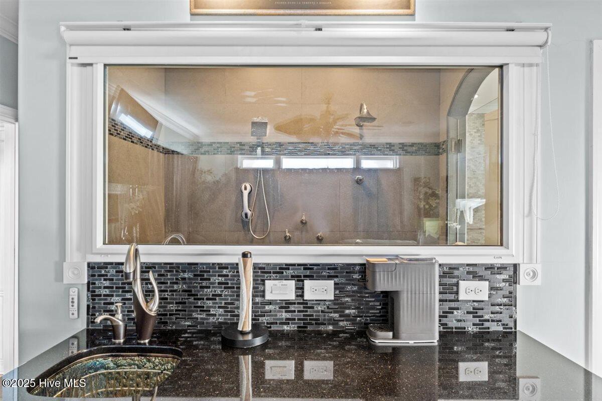 100538364 | Photo 41